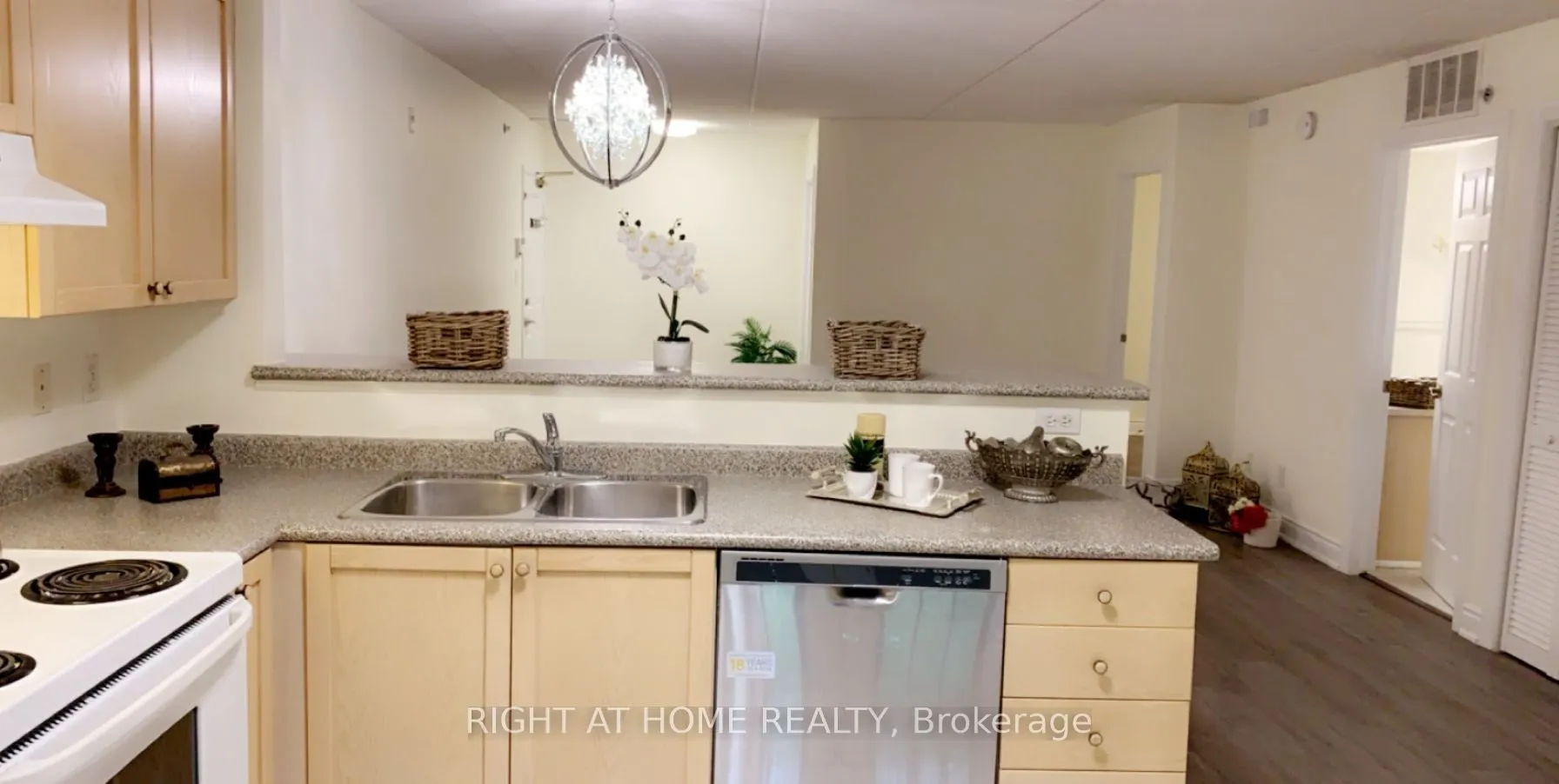1480 Bishops Gate E, #105