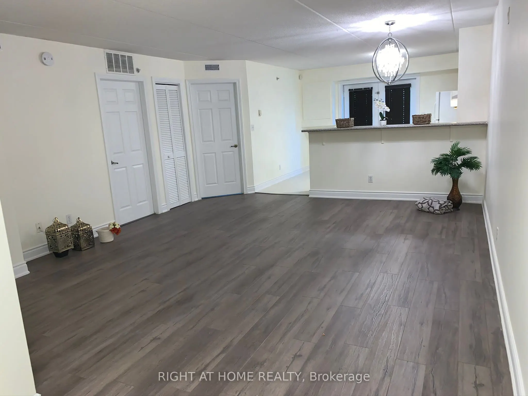 1480 Bishops Gate E, #105