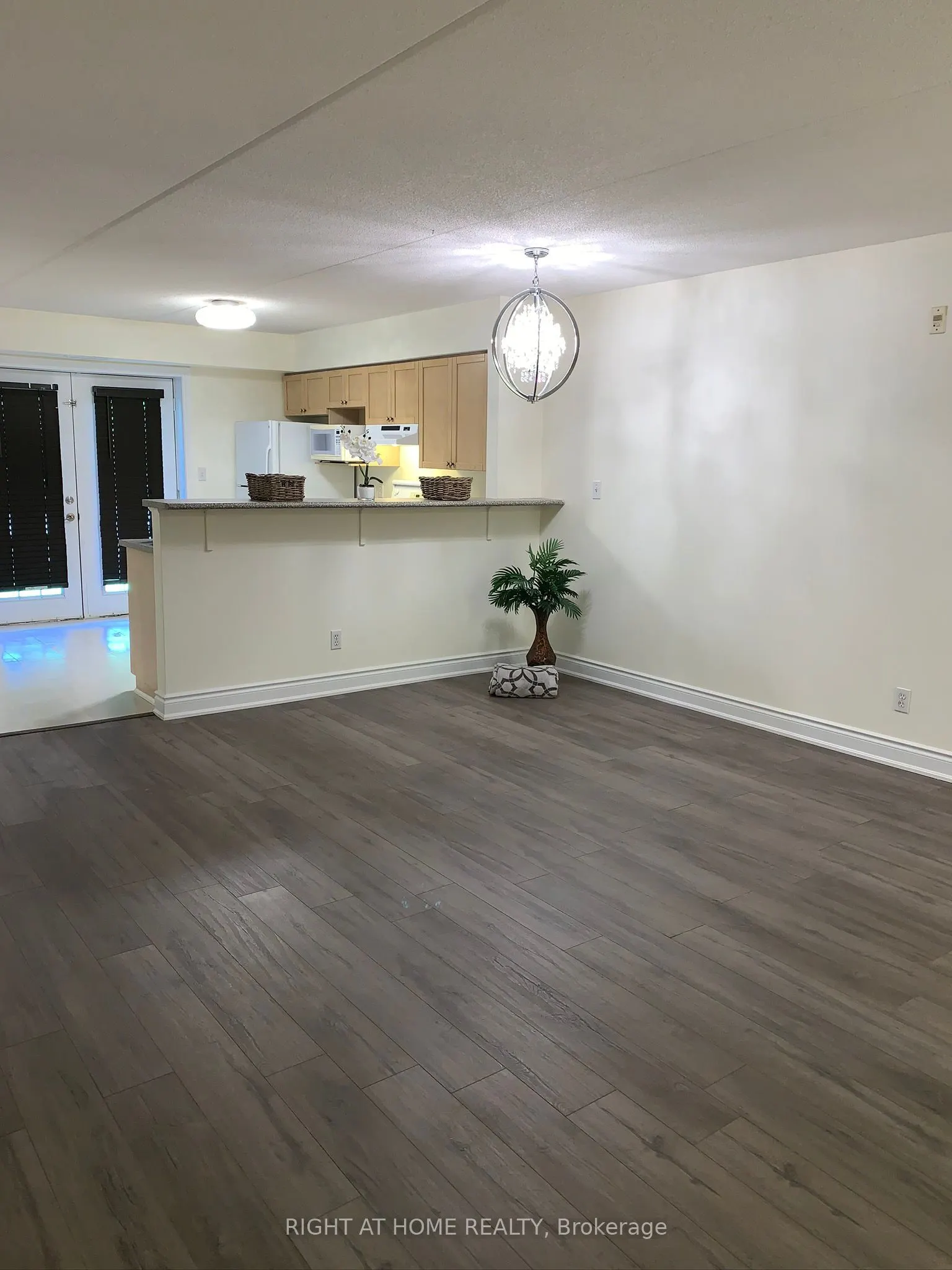 1480 Bishops Gate E, #105