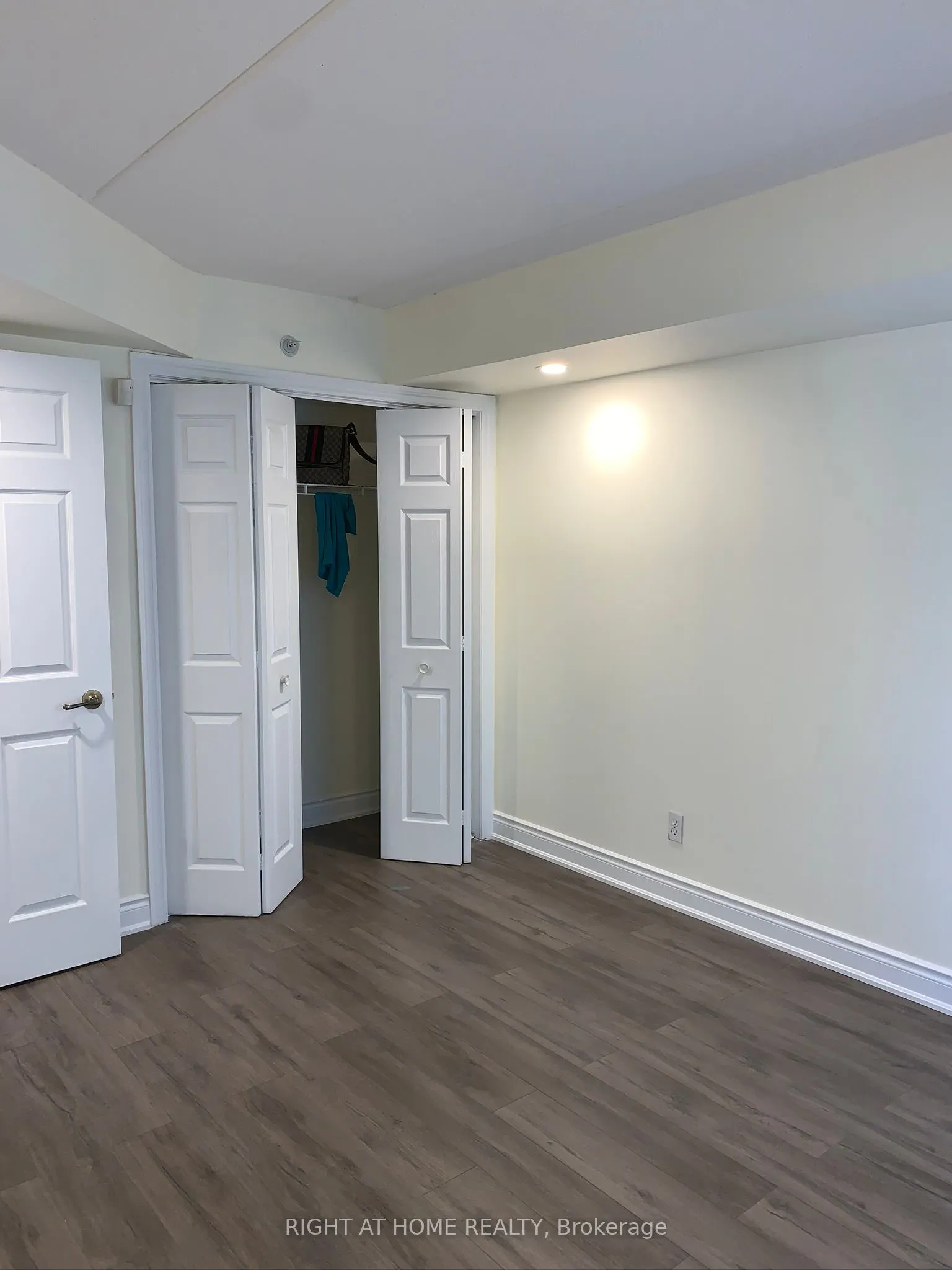 1480 Bishops Gate E, #105