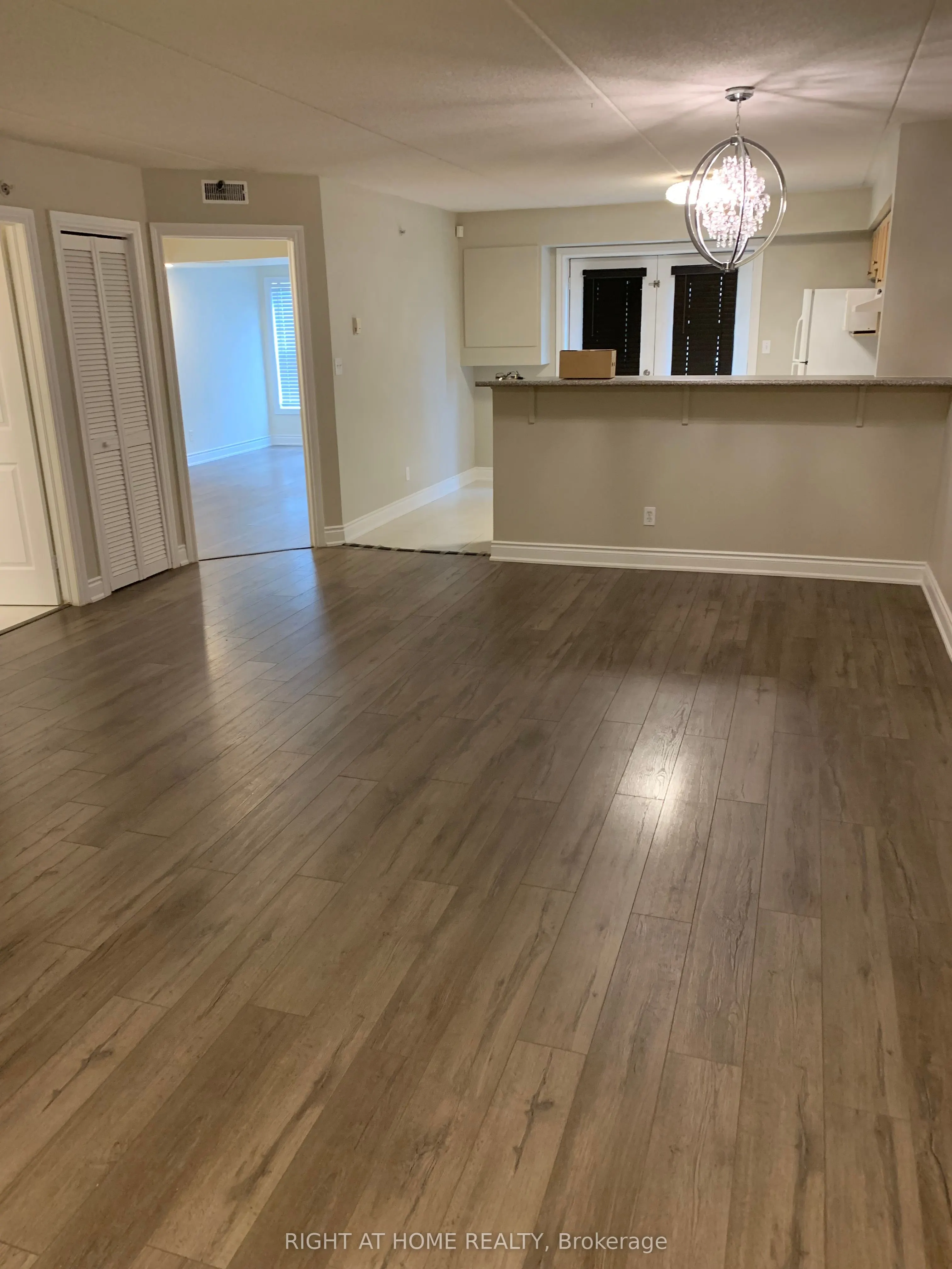 1480 Bishops Gate E, #105