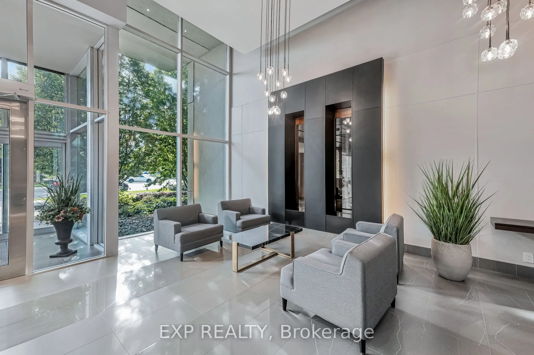 1055 Southdown Road, #611