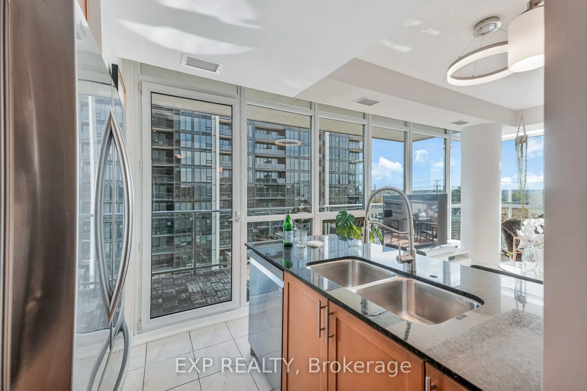 1055 Southdown Road, #611