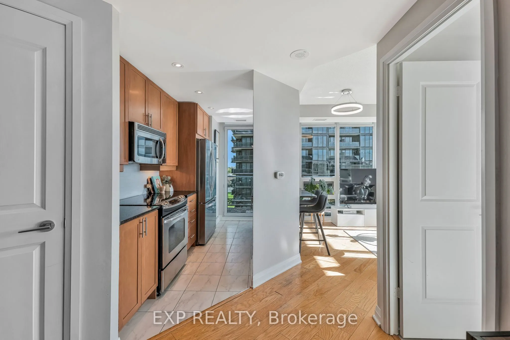 1055 Southdown Road, #611
