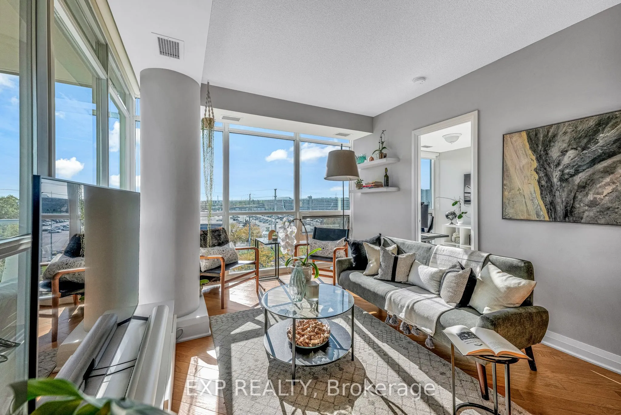 1055 Southdown Road, #611