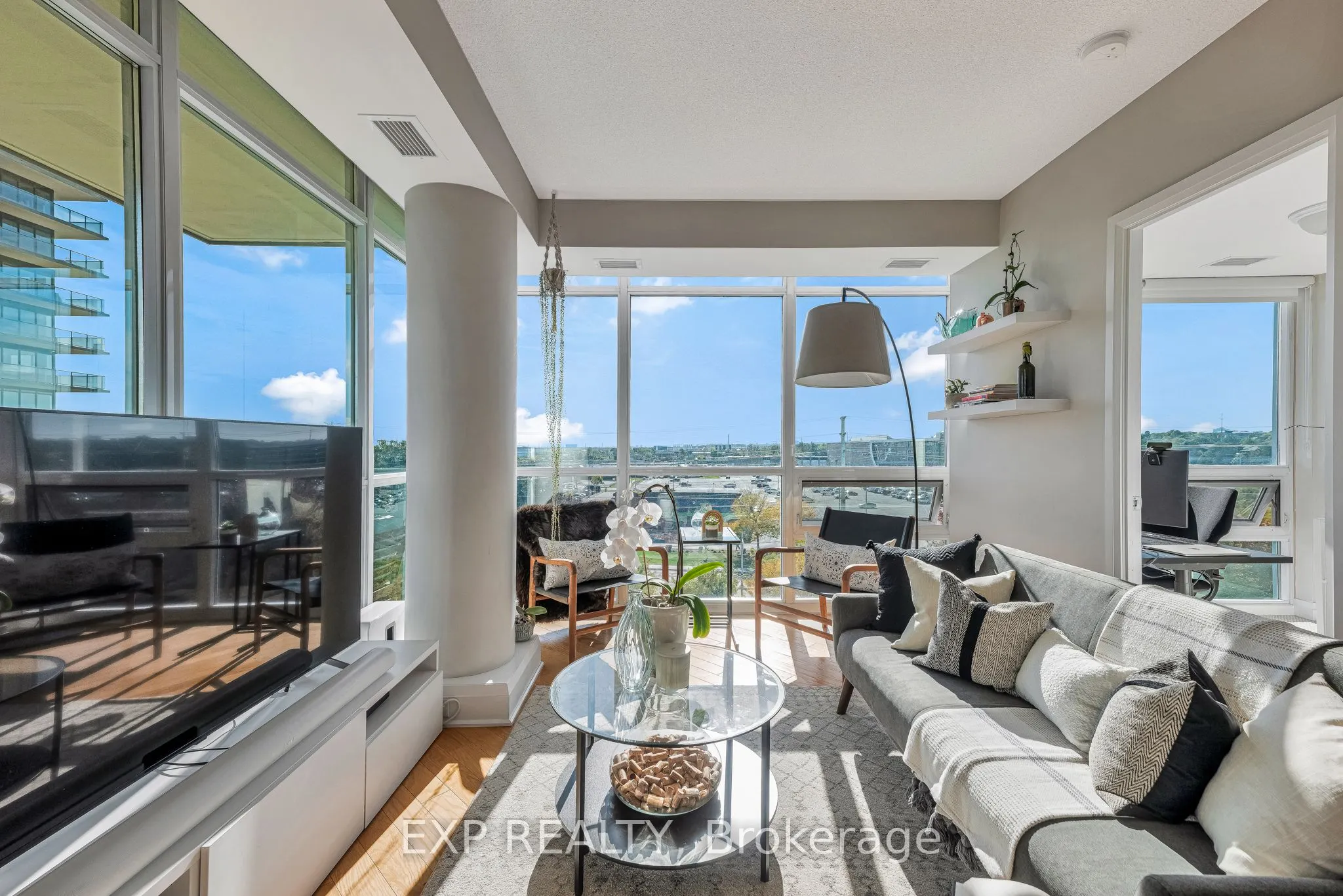 1055 Southdown Road, #611
