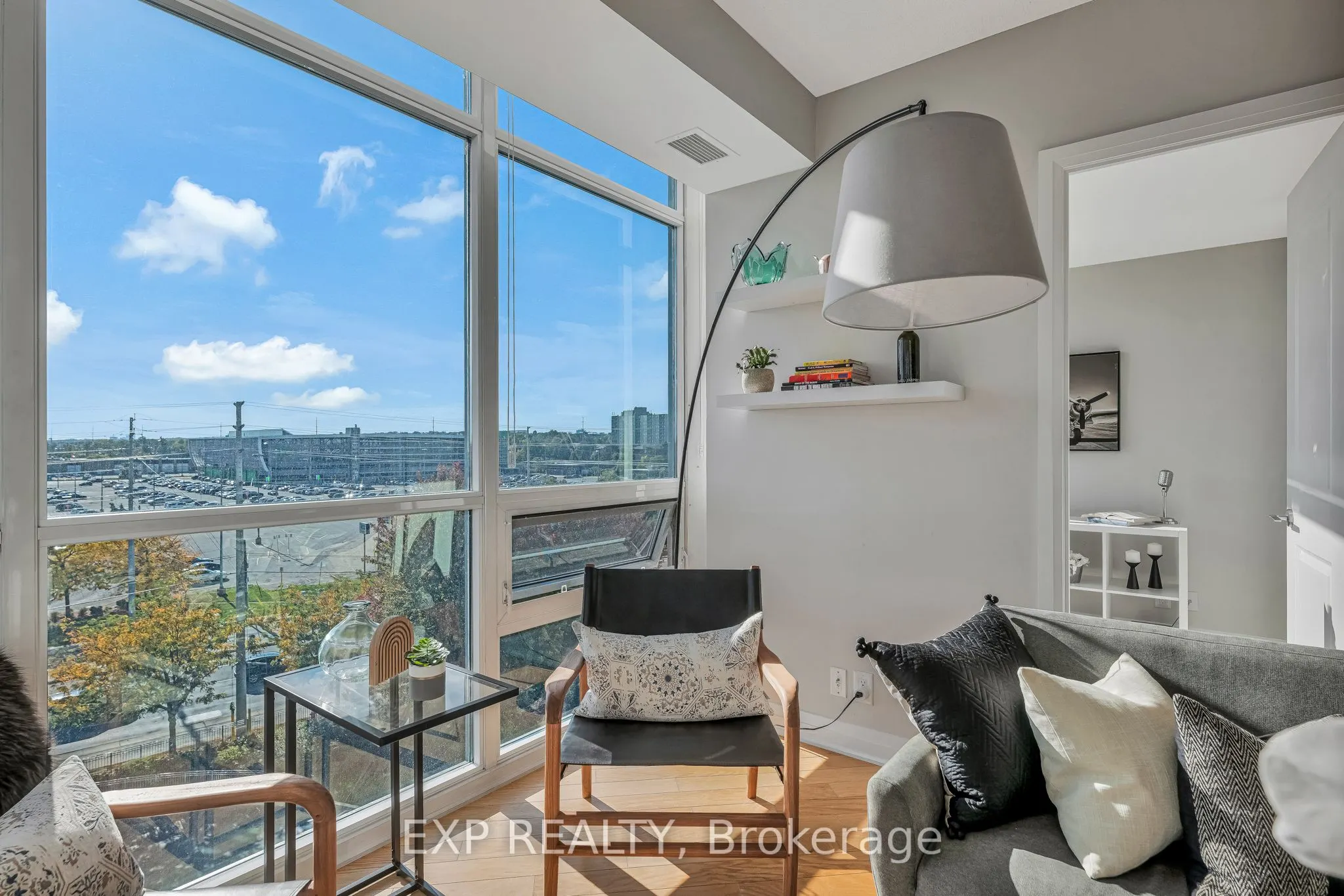 1055 Southdown Road, #611