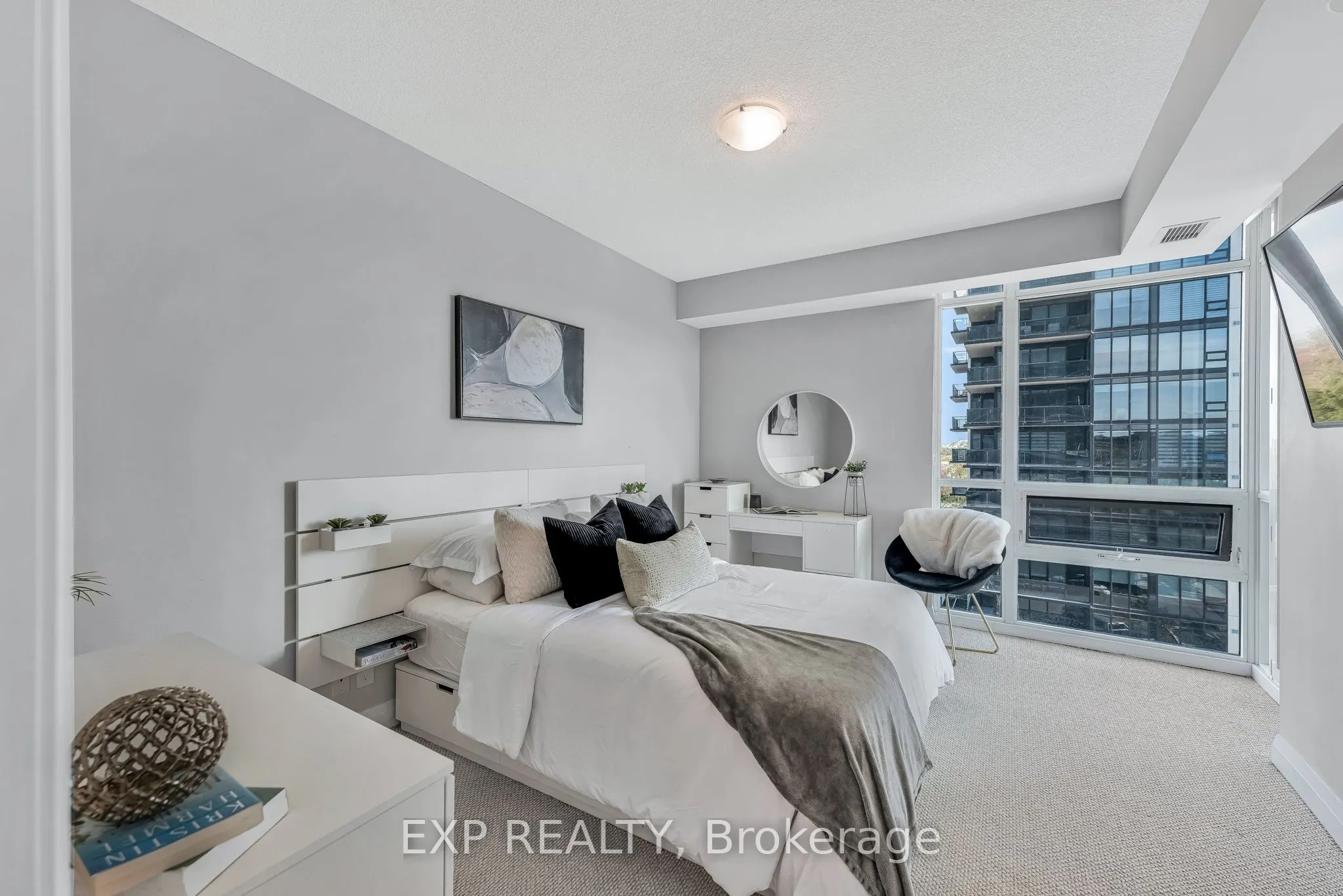 1055 Southdown Road, #611