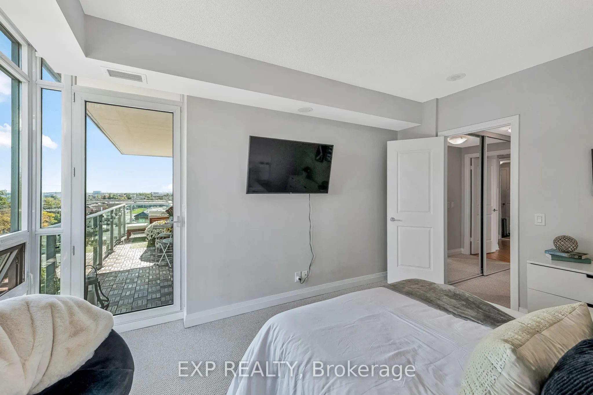 1055 Southdown Road, #611