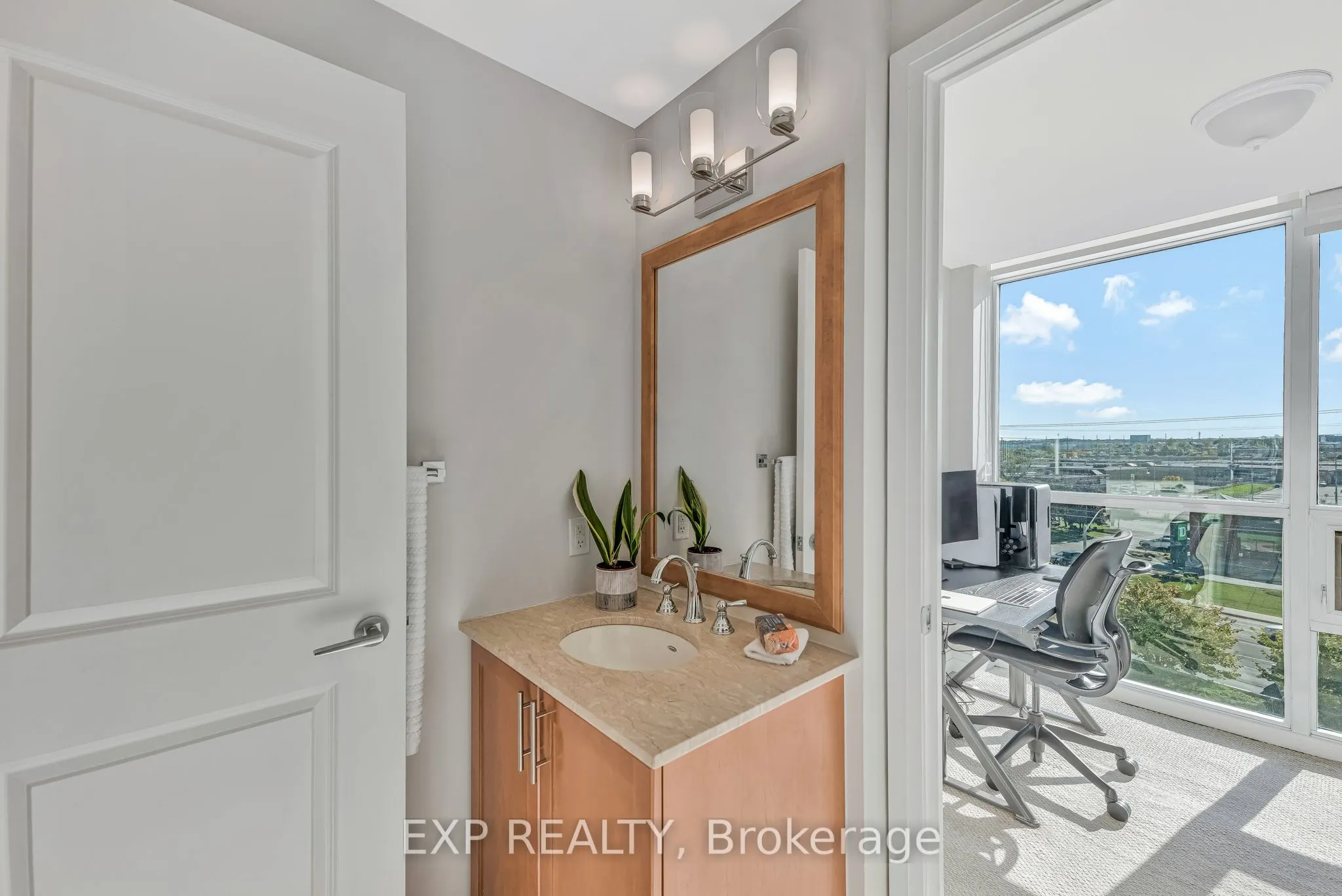 1055 Southdown Road, #611