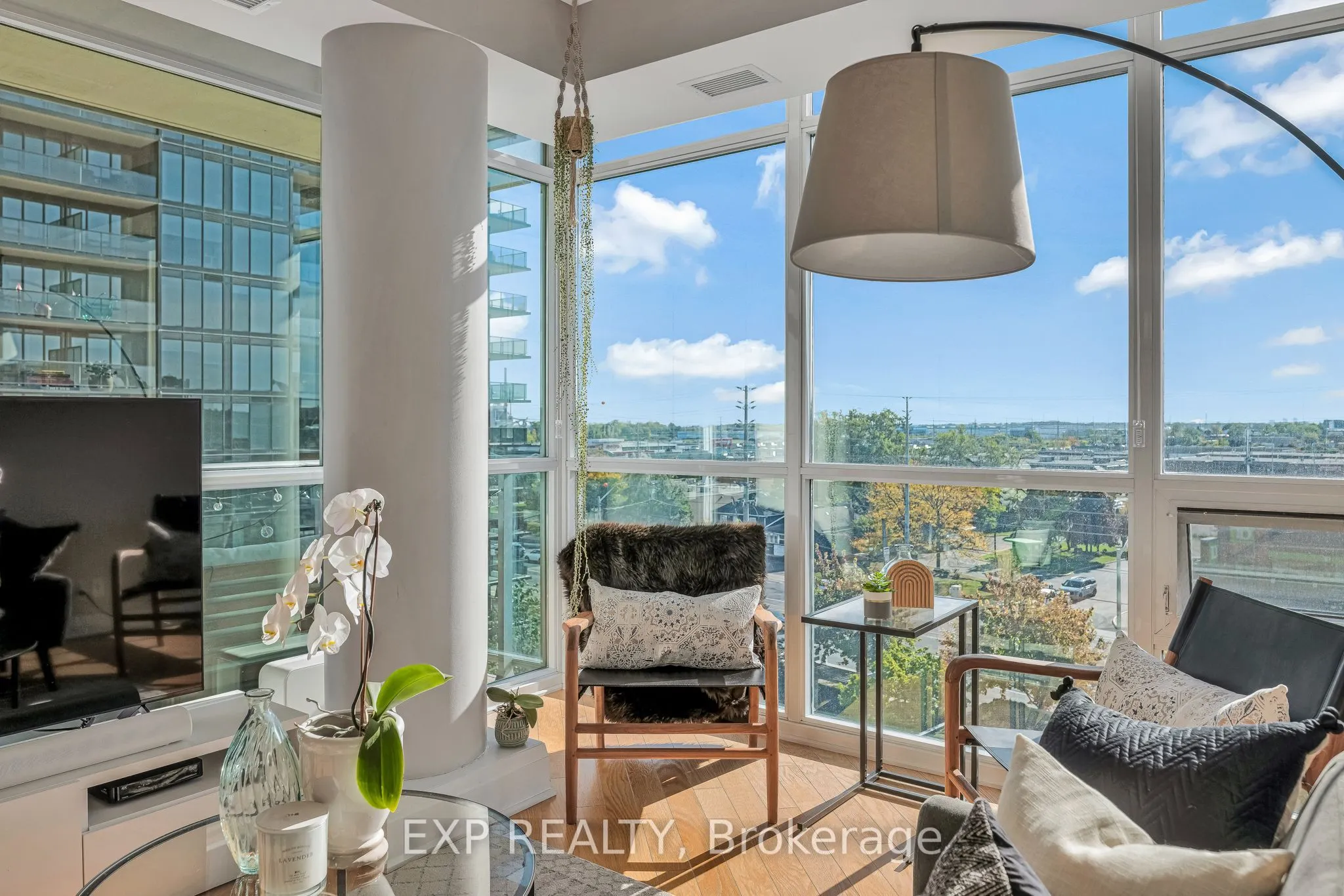 1055 Southdown Road, #611