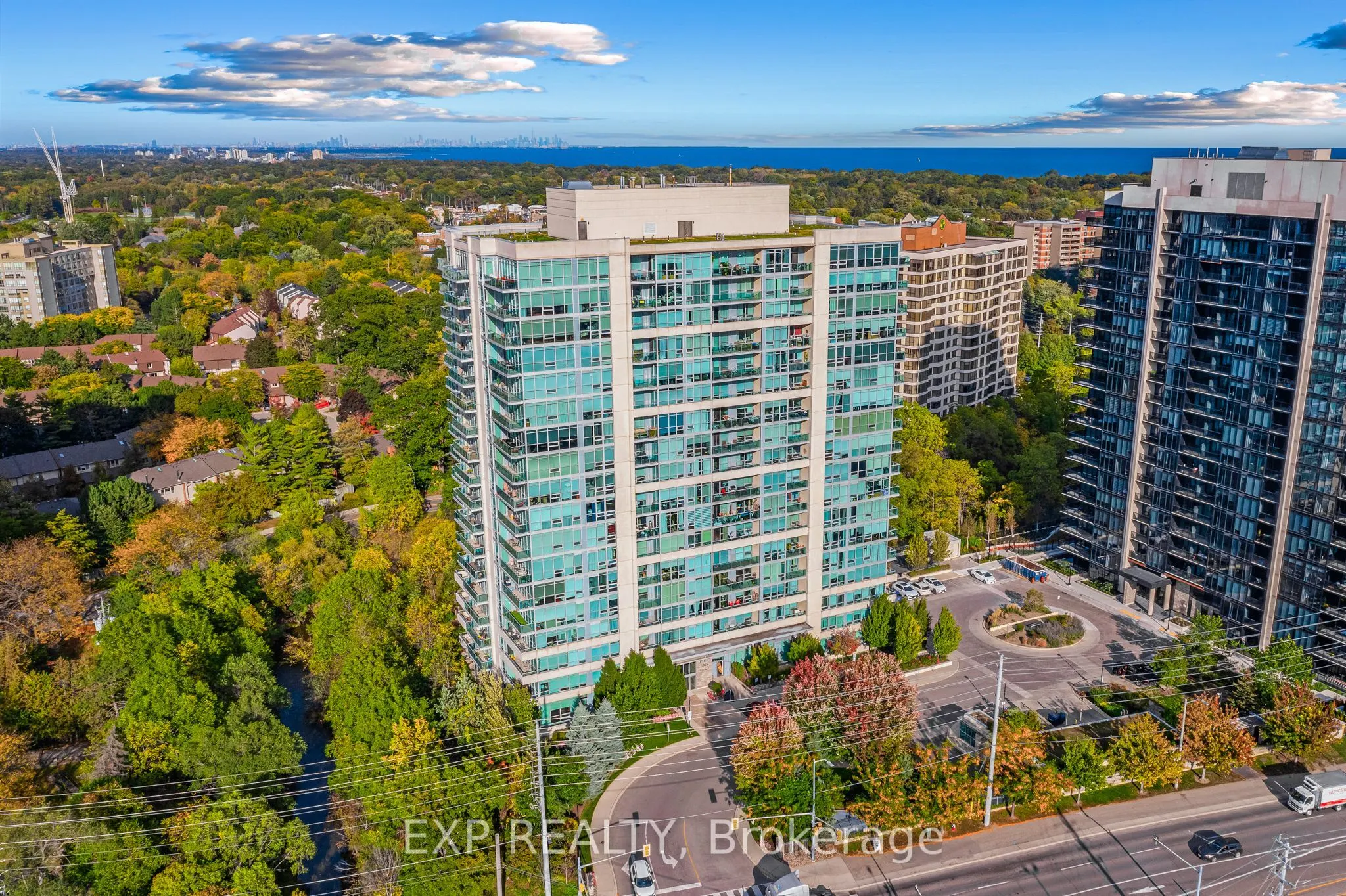 1055 Southdown Road, #611