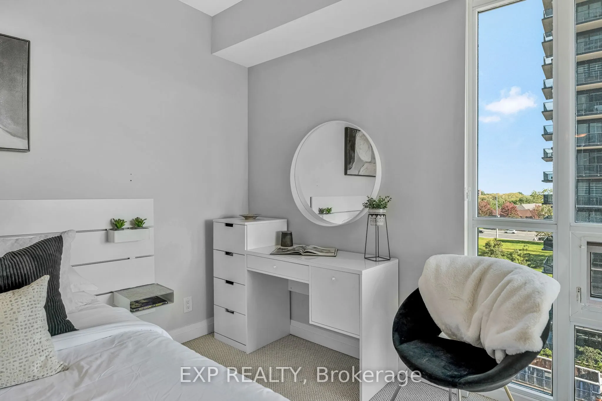 1055 Southdown Road, #611