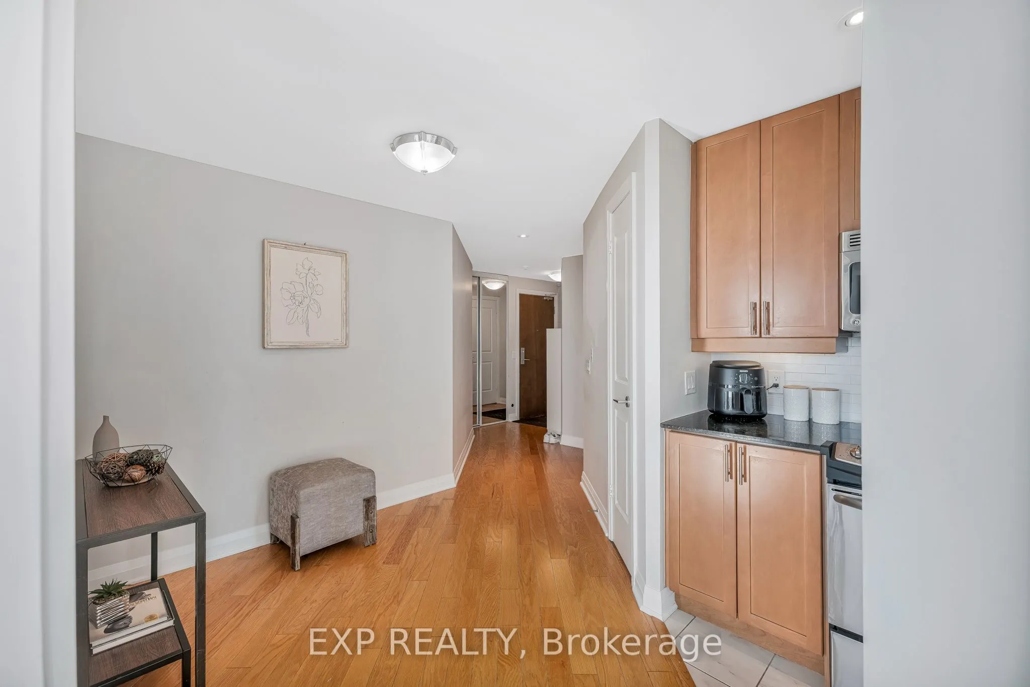 1055 Southdown Road, #611