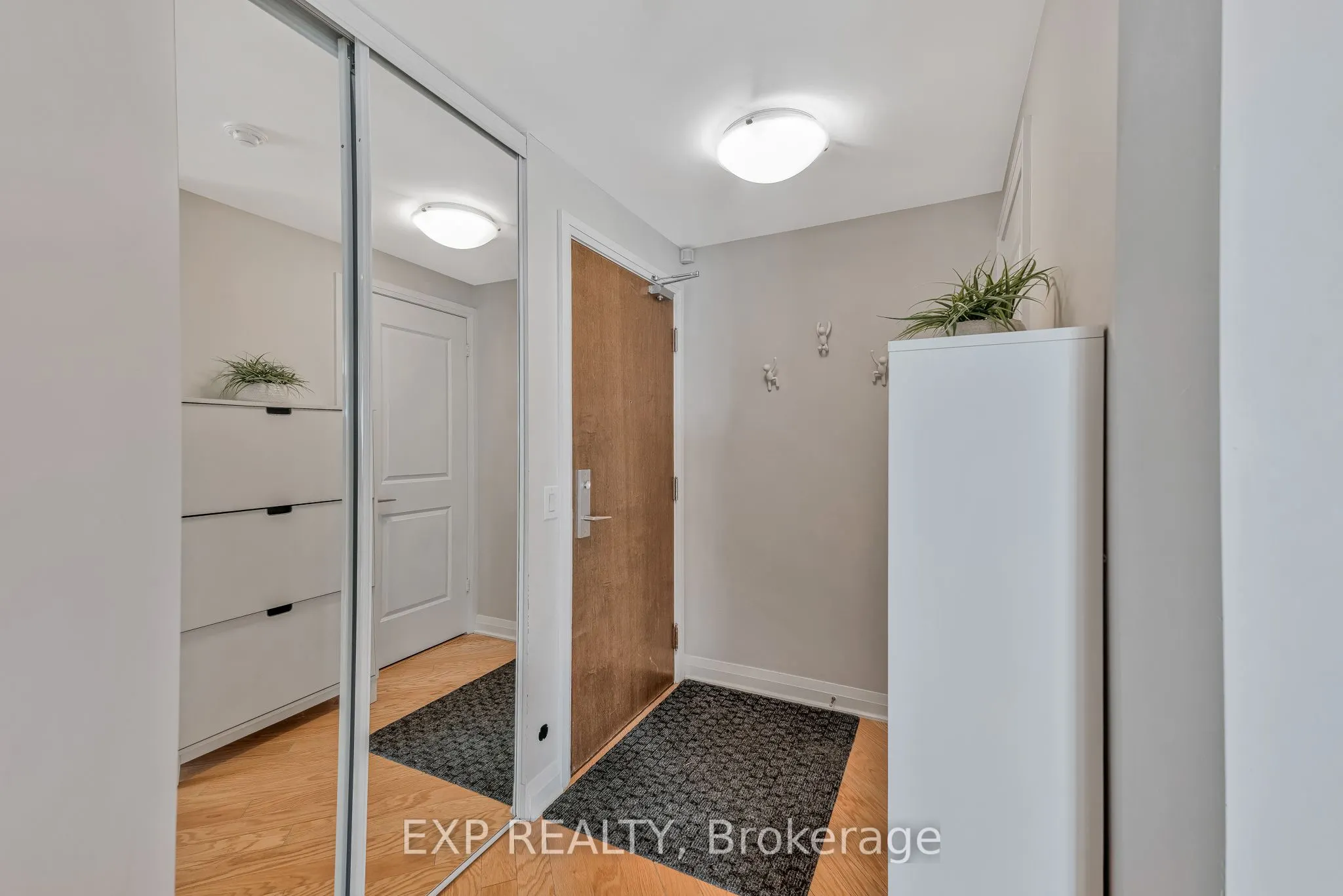 1055 Southdown Road, #611
