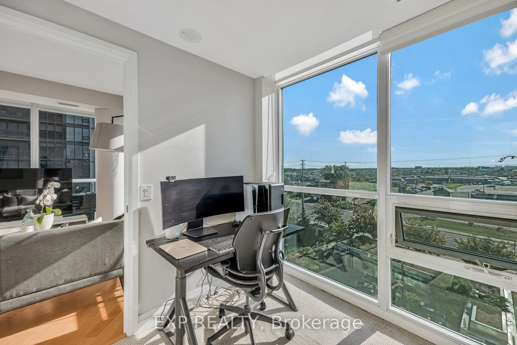 1055 Southdown Road, #611