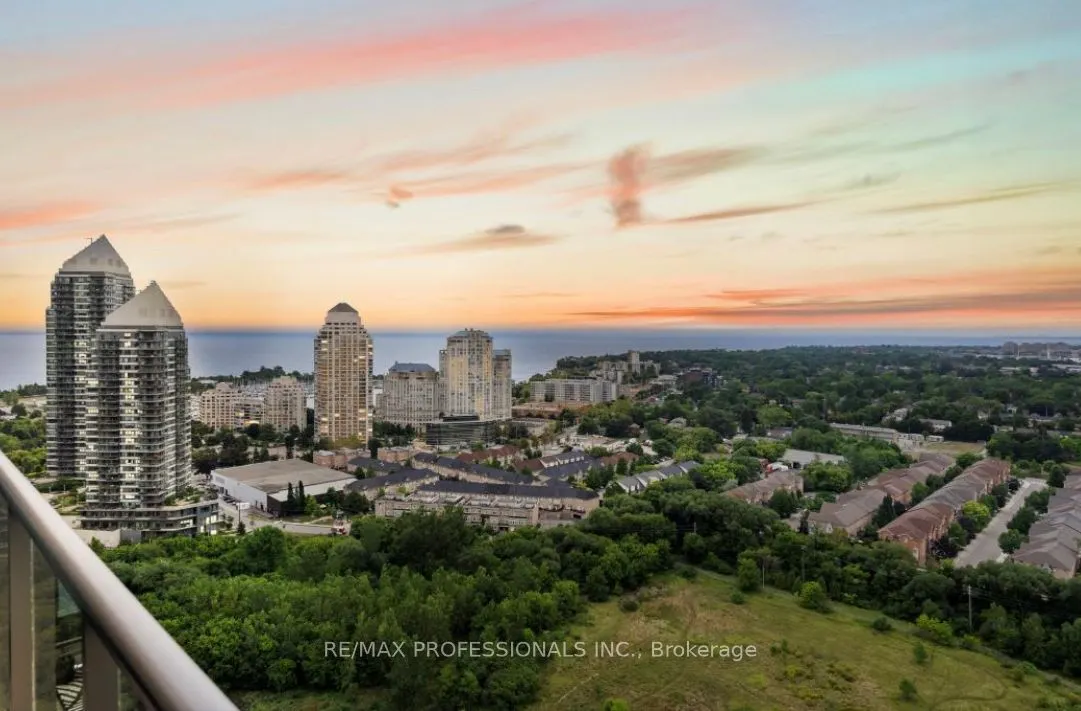 88 Park Lawn Road, #2016
