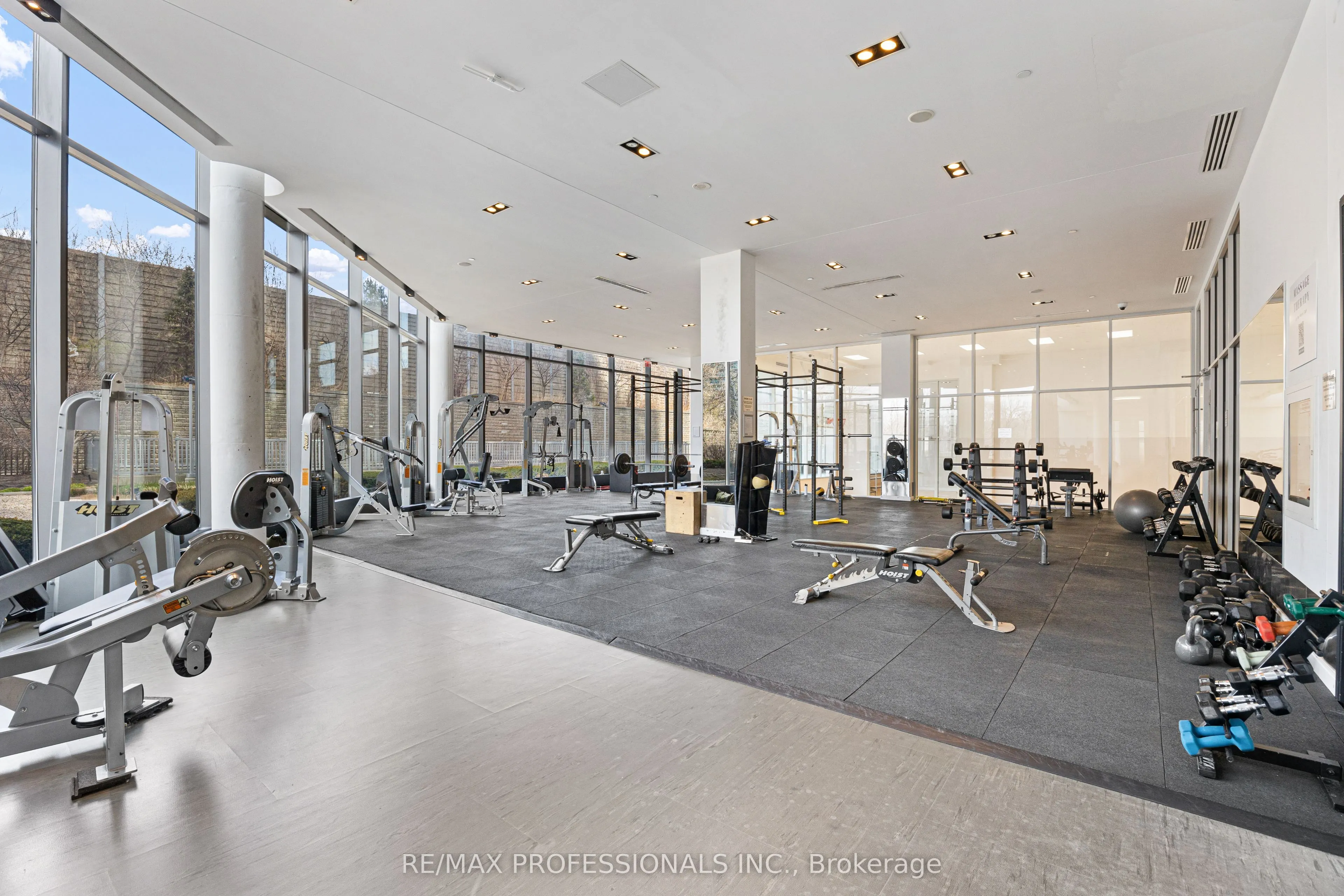 88 Park Lawn Road, #2016