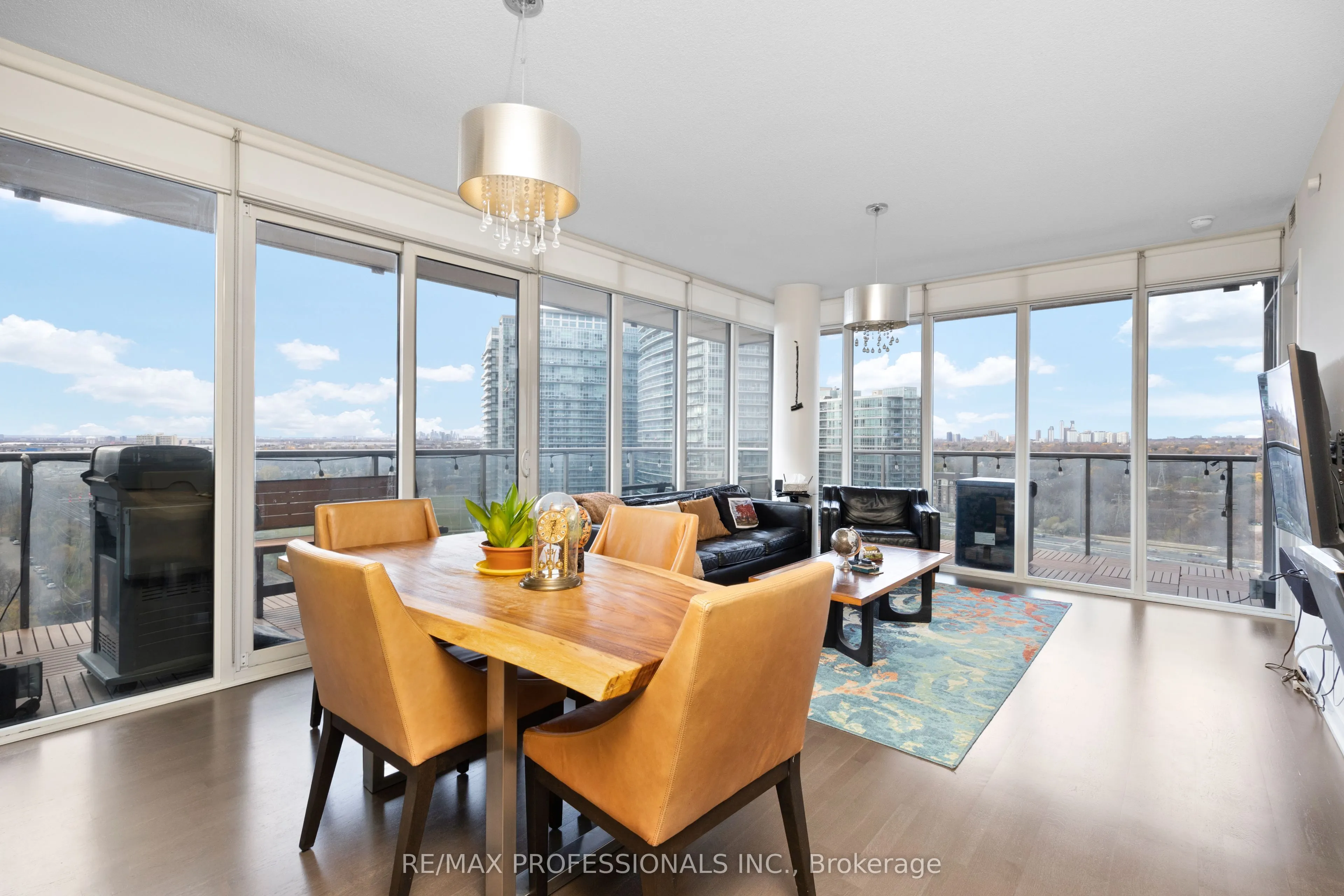 88 Park Lawn Road, #2016