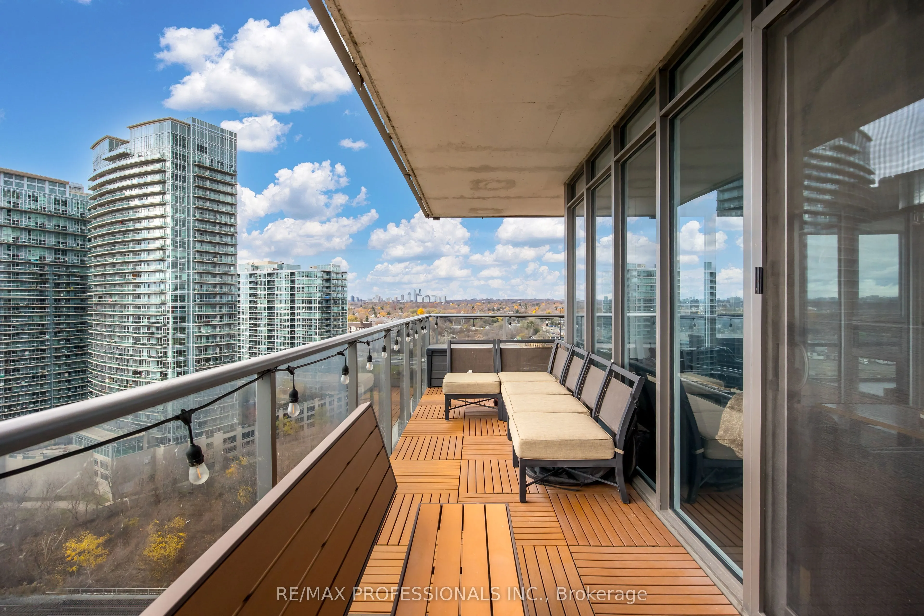 88 Park Lawn Road, #2016