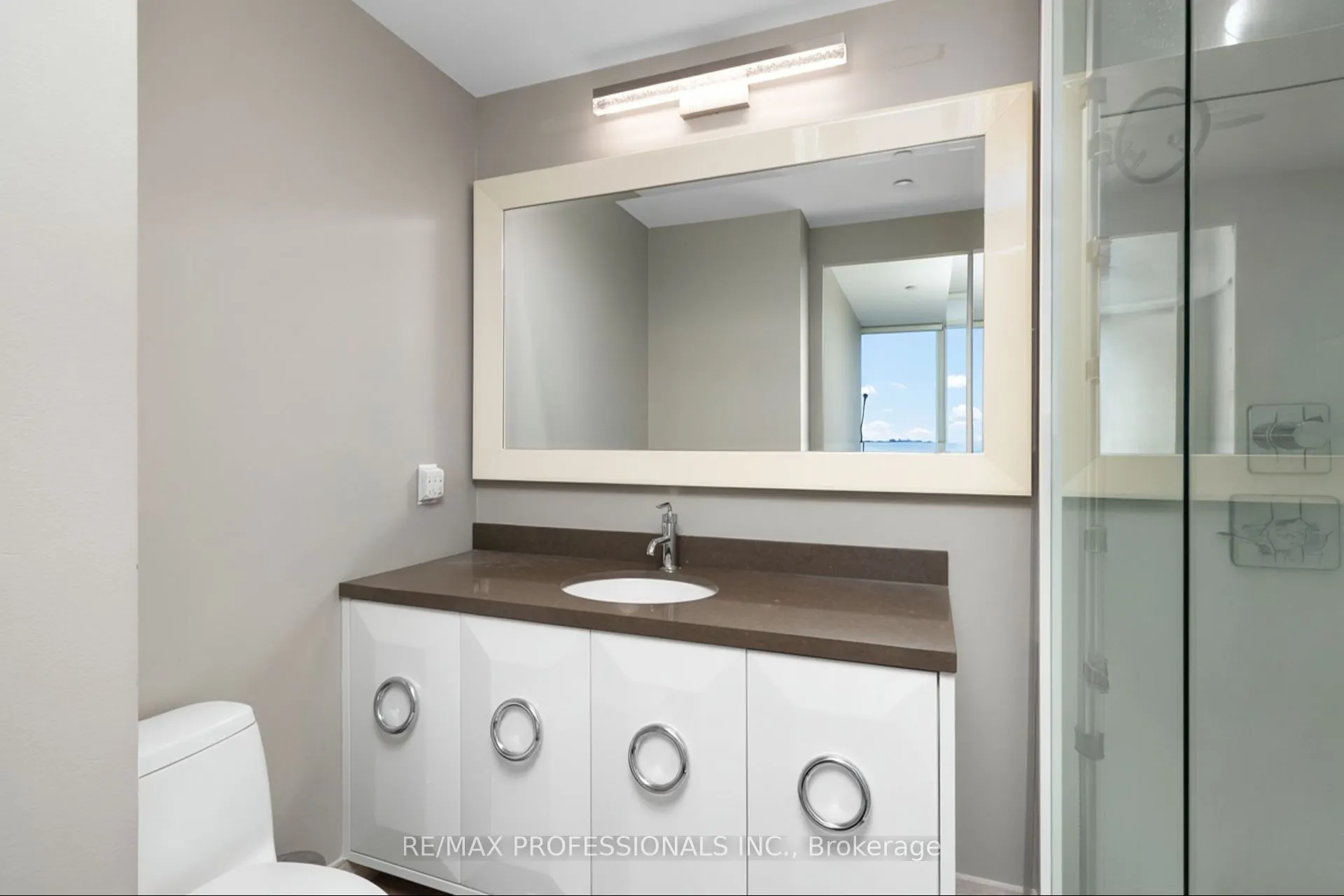 88 Park Lawn Road, #2016