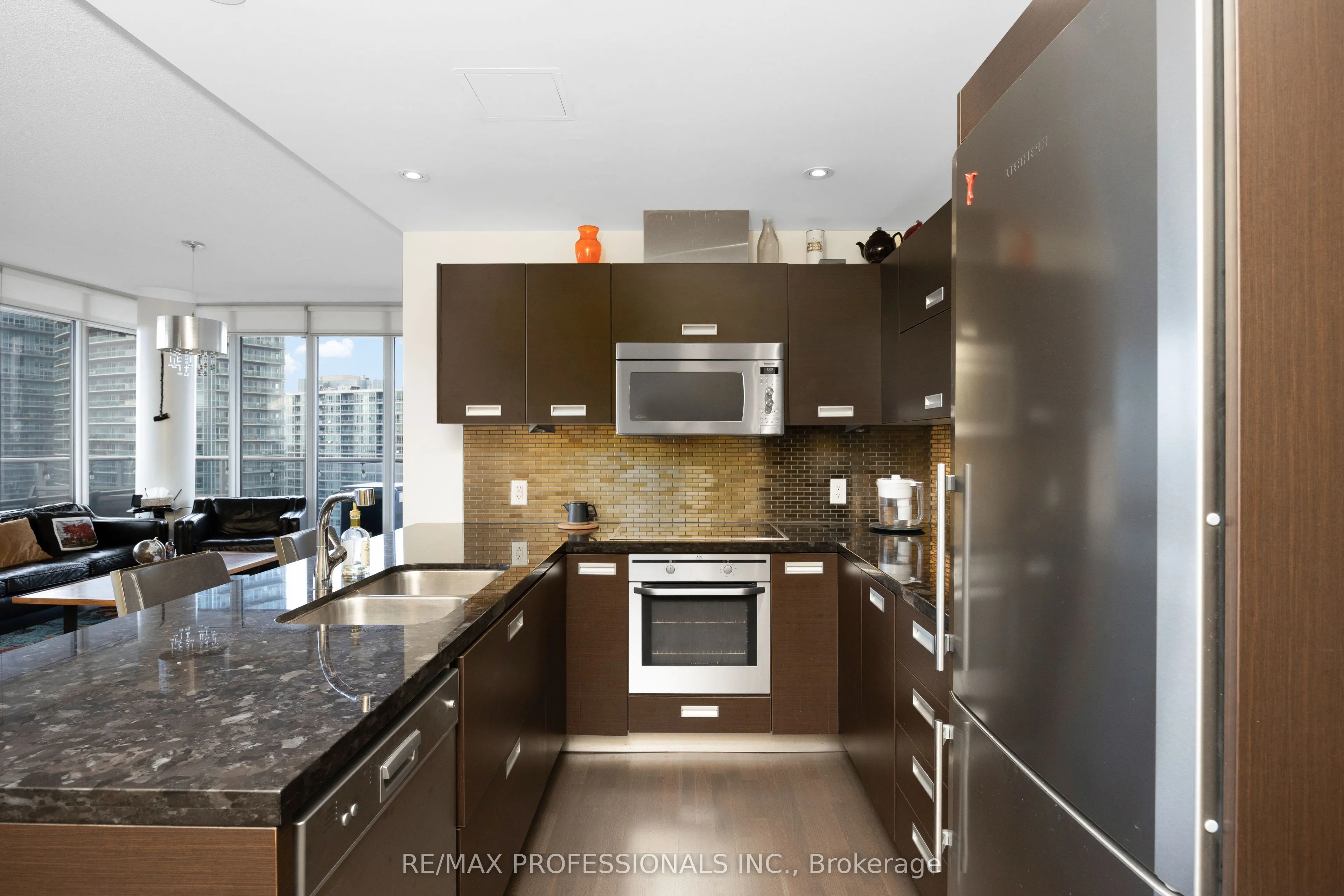 88 Park Lawn Road, #2016