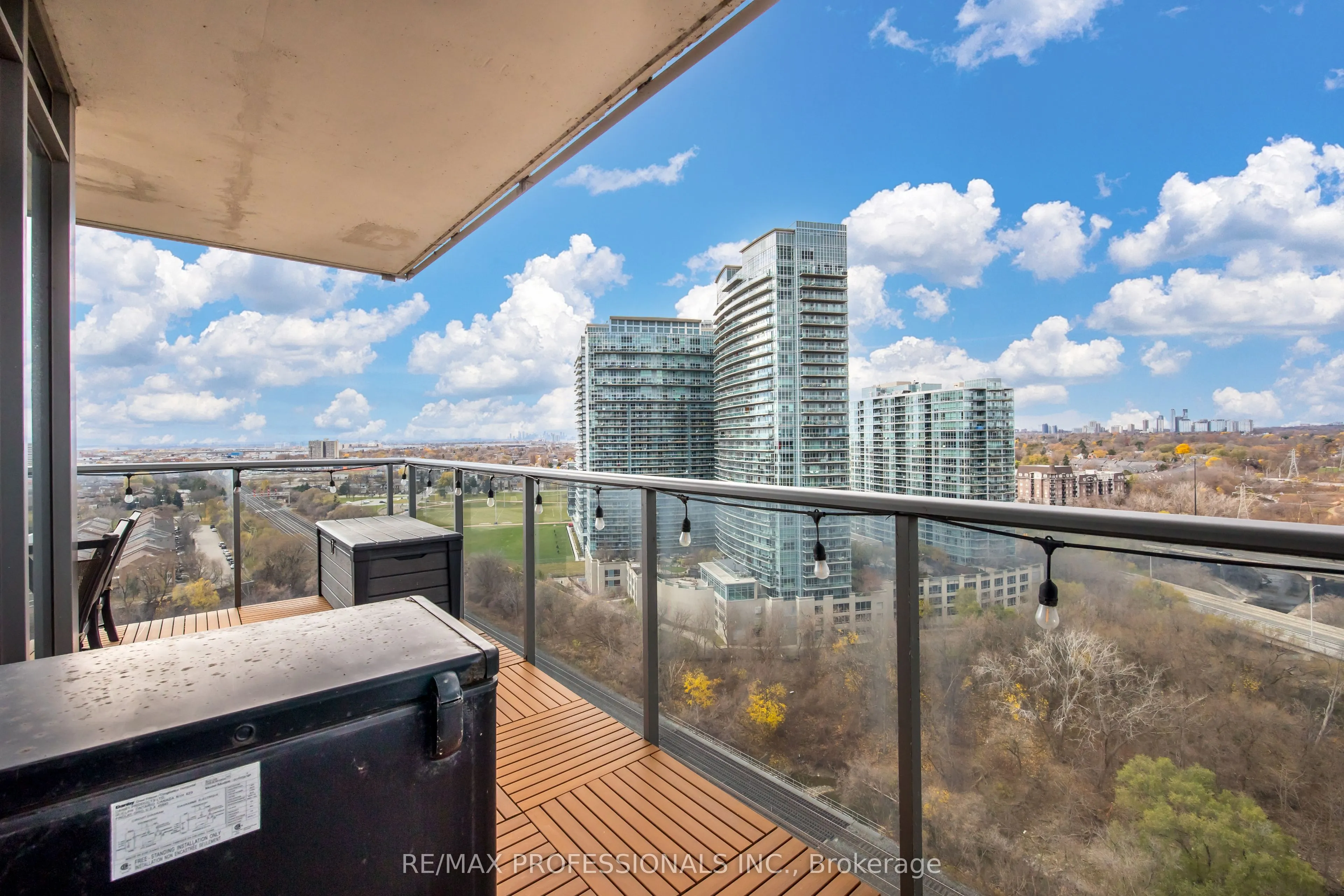 88 Park Lawn Road, #2016