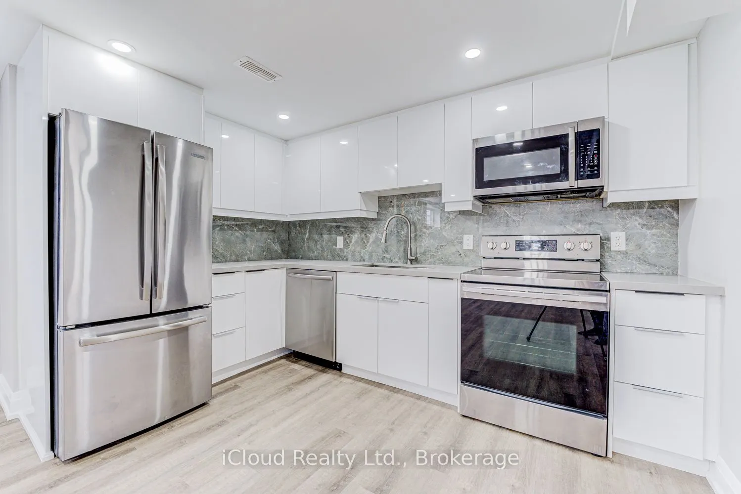 22 Decarie Circle