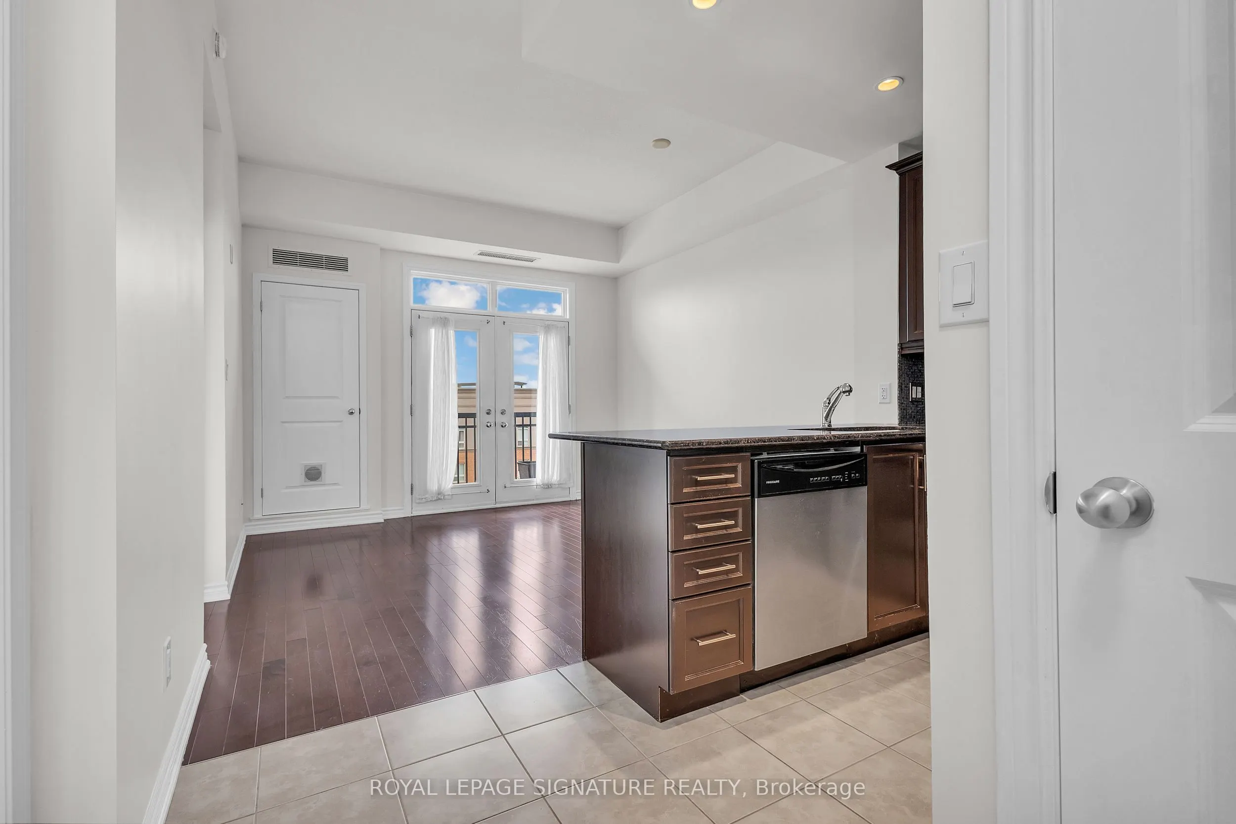 5327 Upper Middle Road W, #504