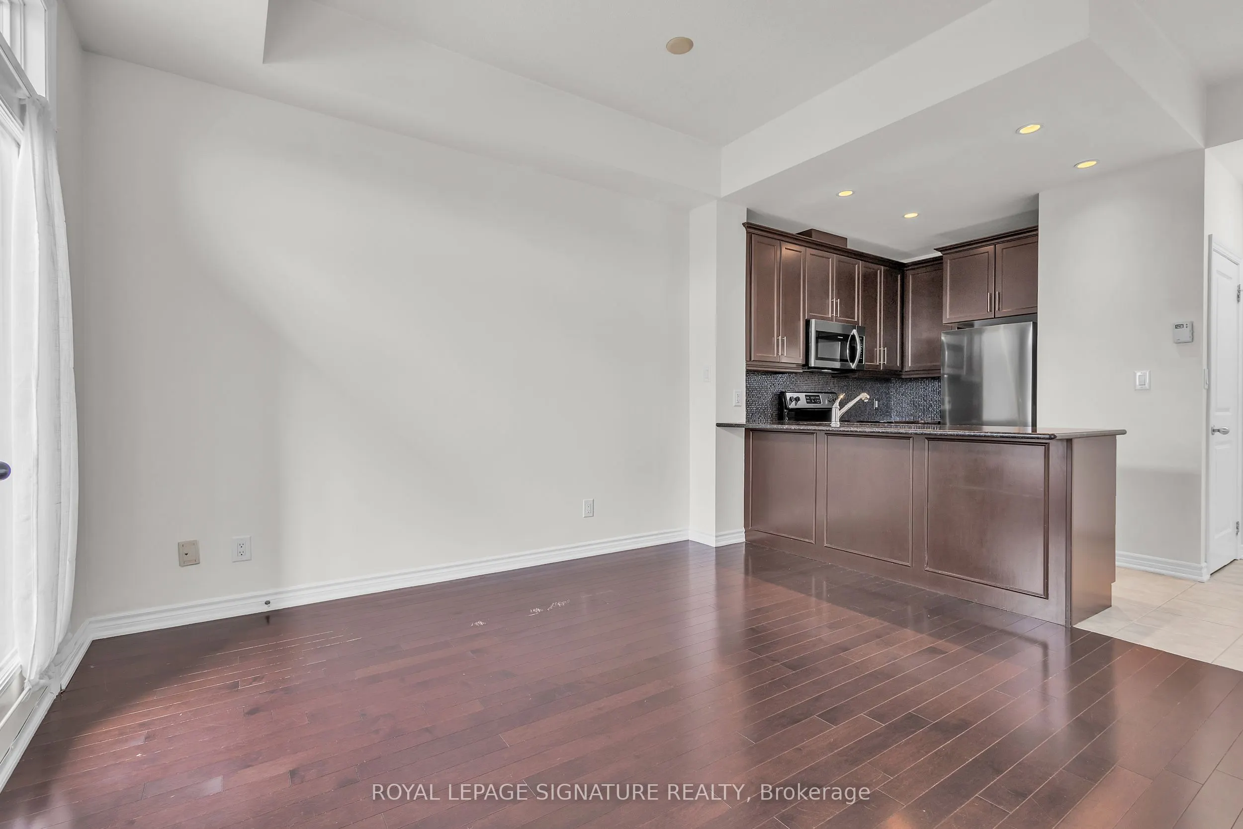 5327 Upper Middle Road W, #504