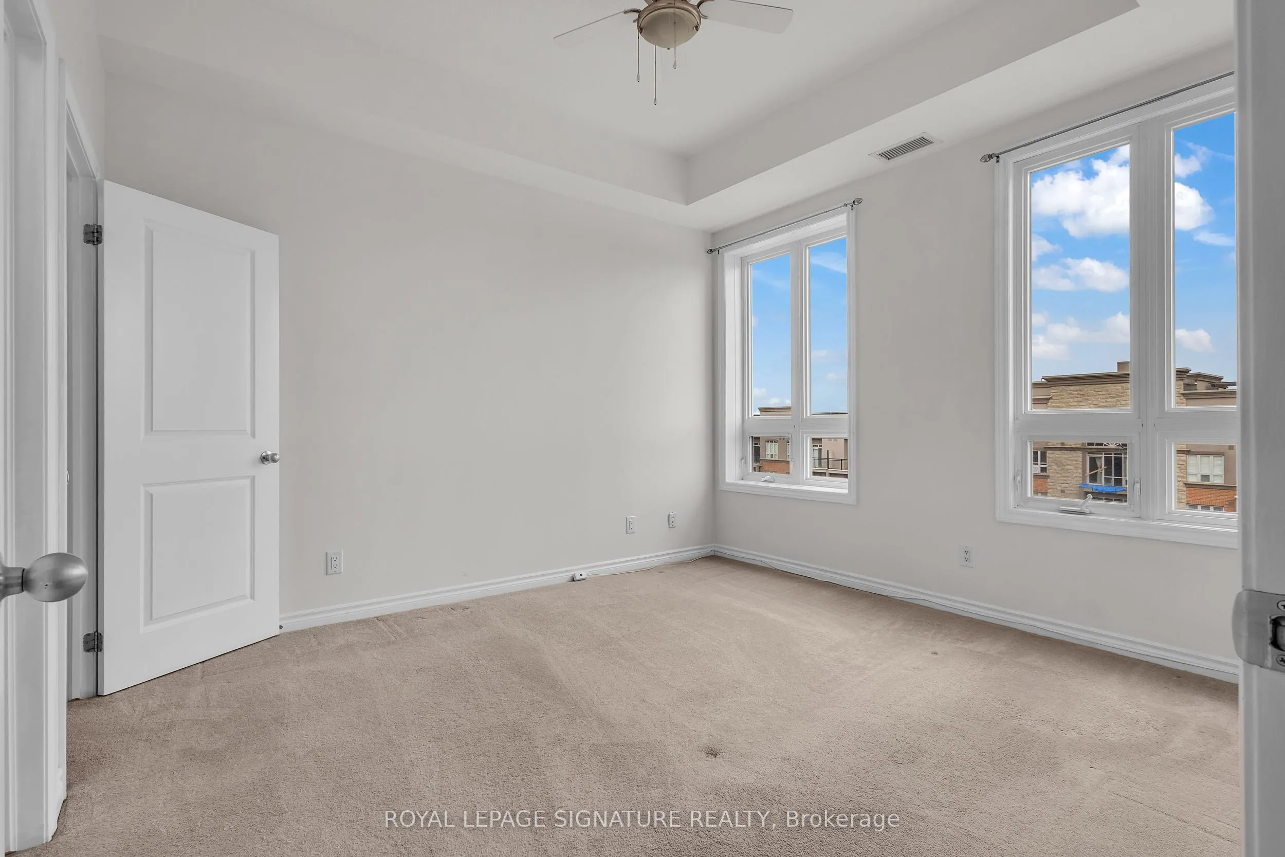 5327 Upper Middle Road W, #504