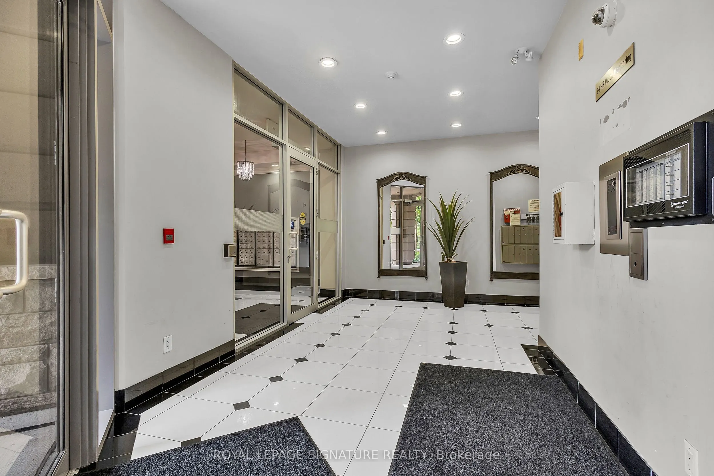 5327 Upper Middle Road W, #504