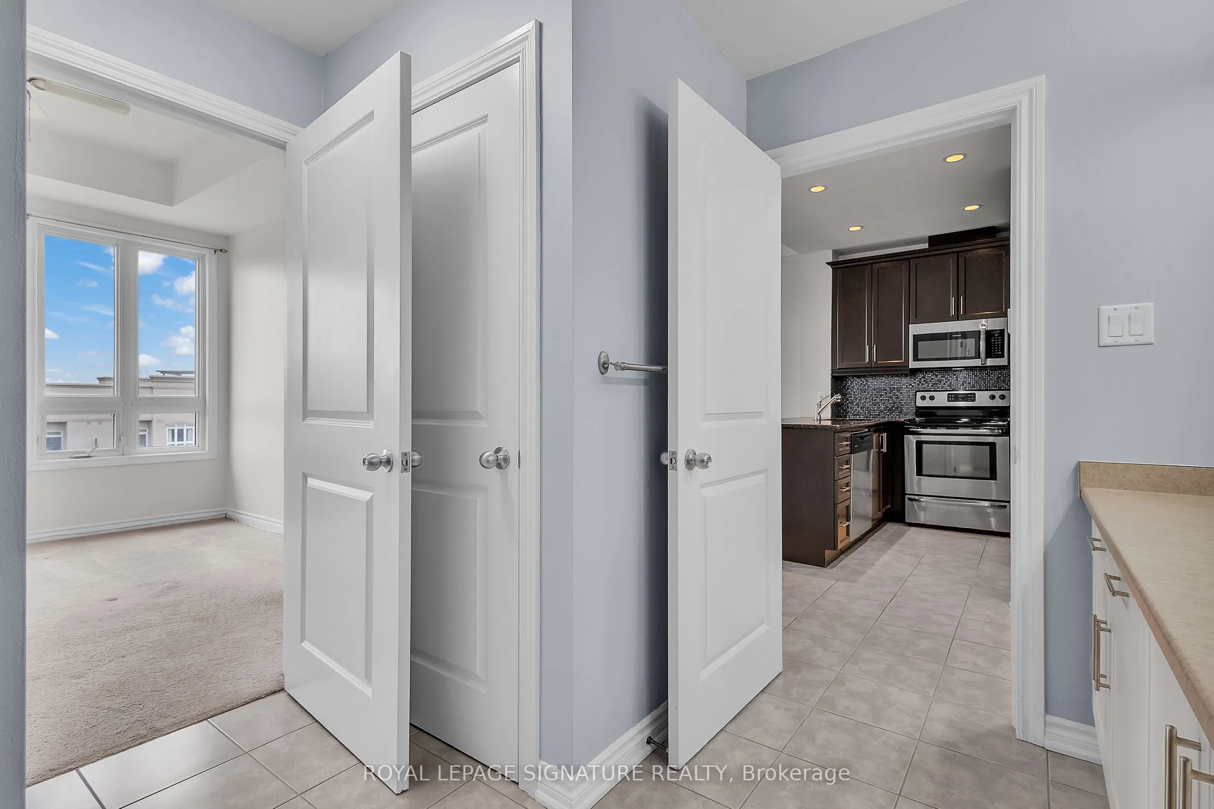 5327 Upper Middle Road W, #504
