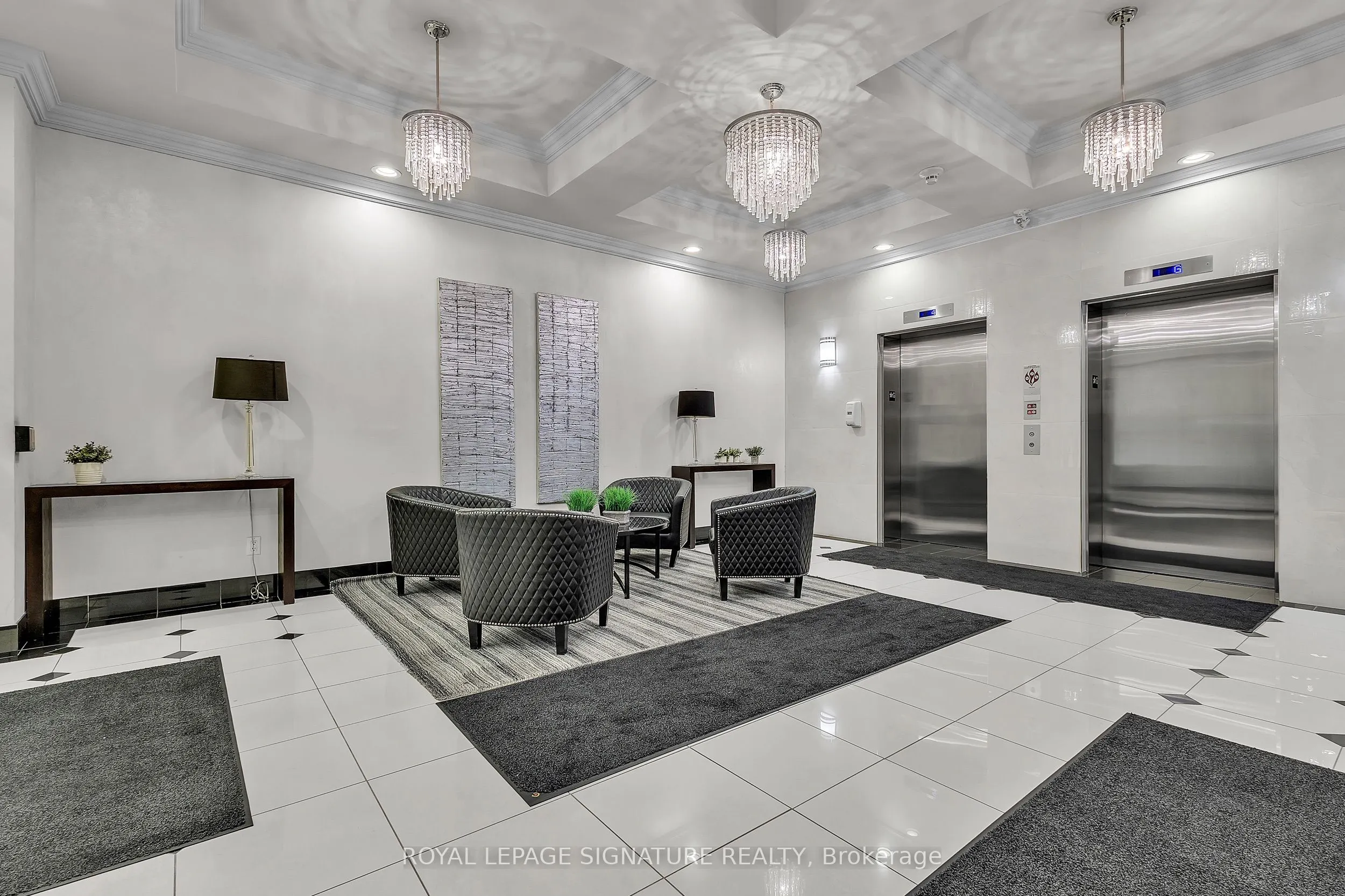 5327 Upper Middle Road W, #504