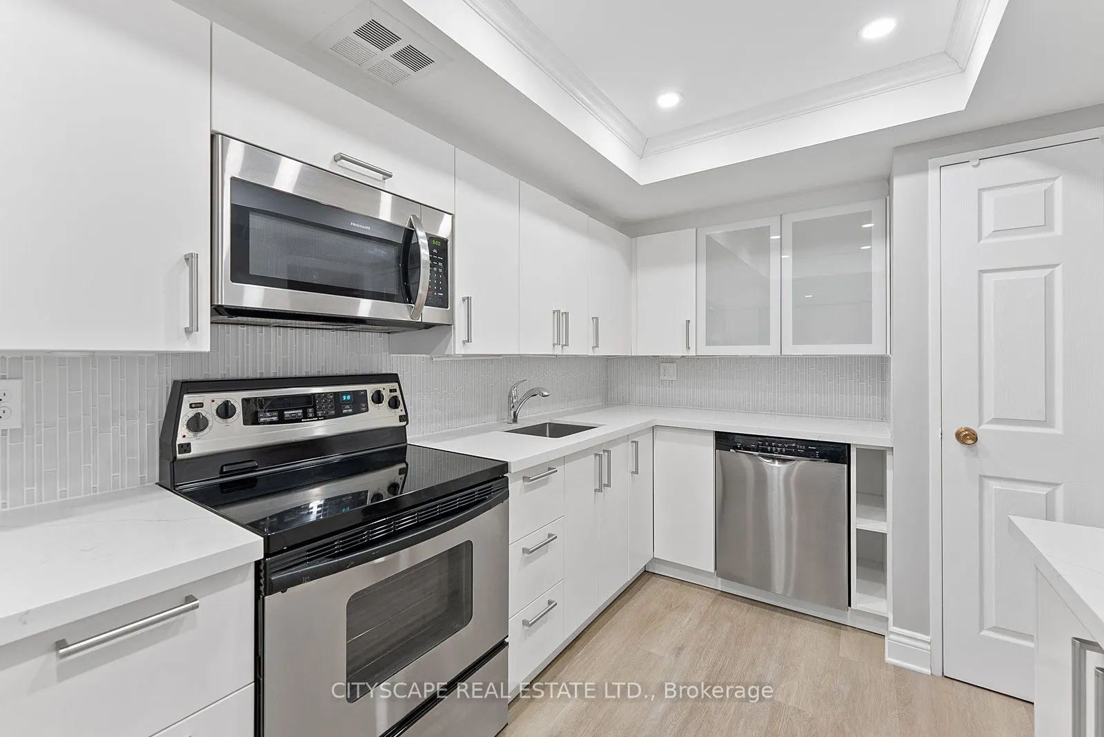 2045 Lake Shore Boulevard W, #202