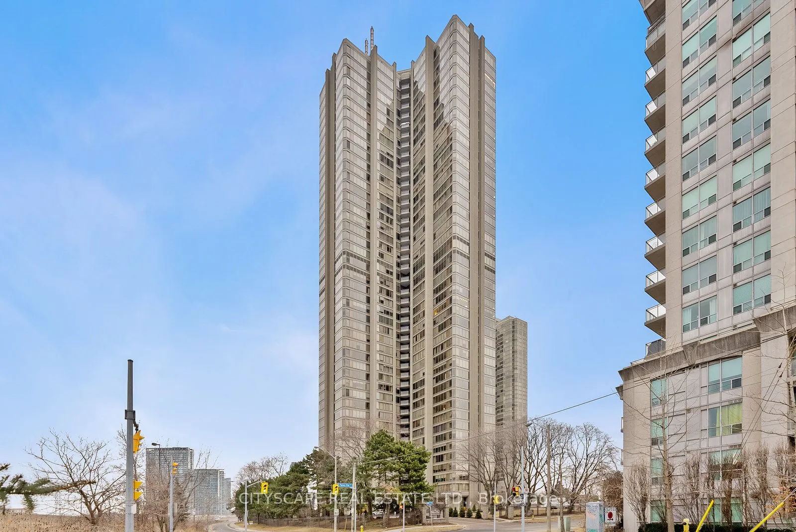 2045 Lake Shore Boulevard W, #202