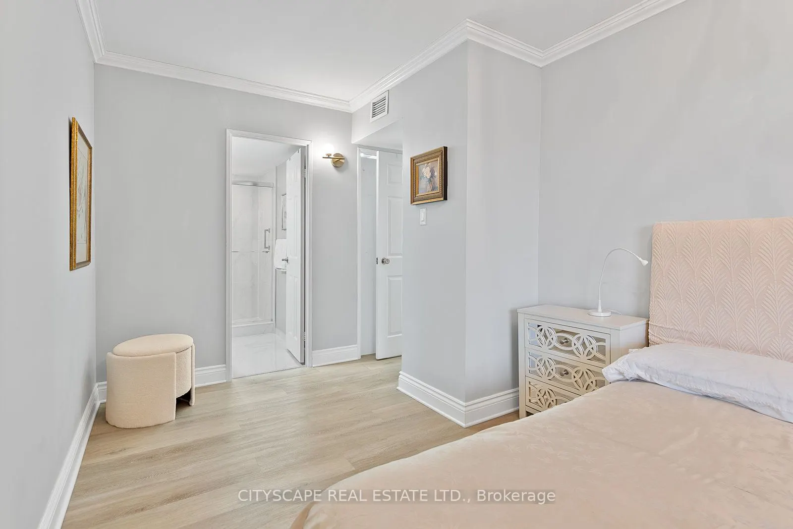 2045 Lake Shore Boulevard W, #202
