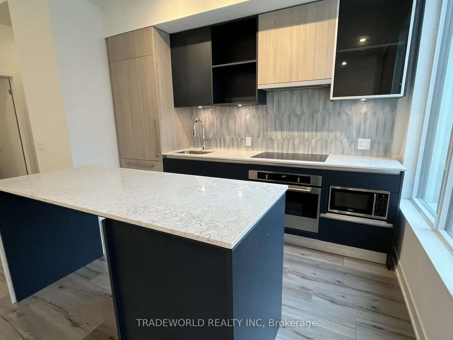 3020 Trailside Drive, #127