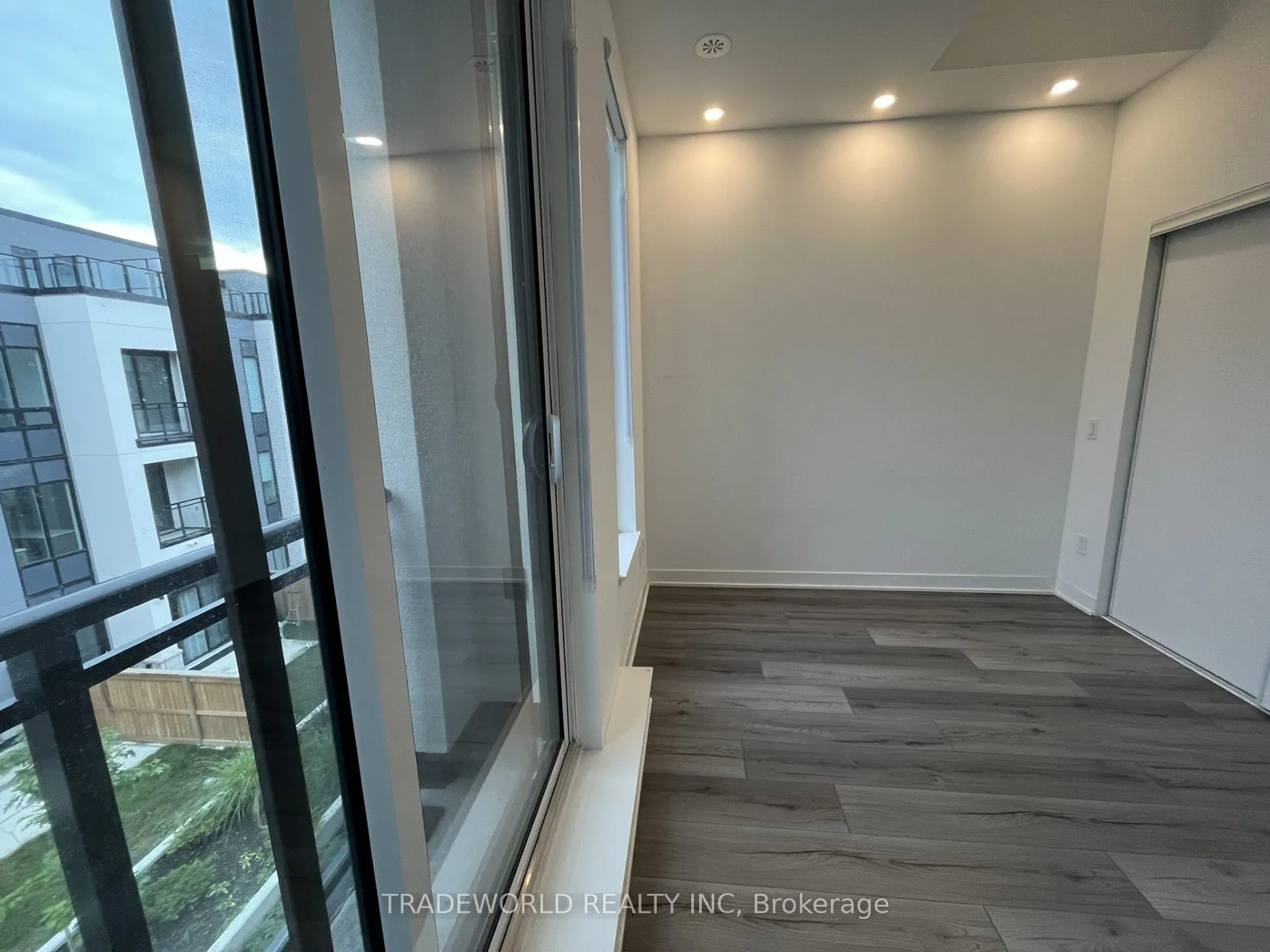 3020 Trailside Drive, #127