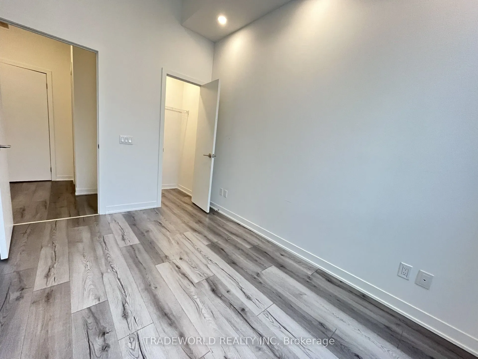3020 Trailside Drive, #127