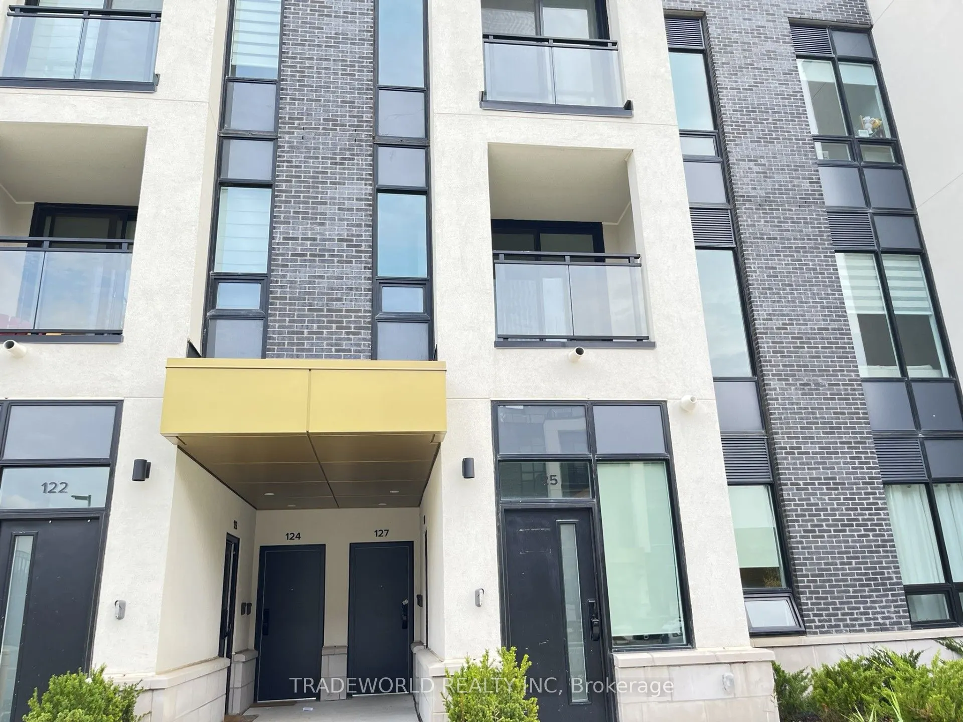 3020 Trailside Drive, #127