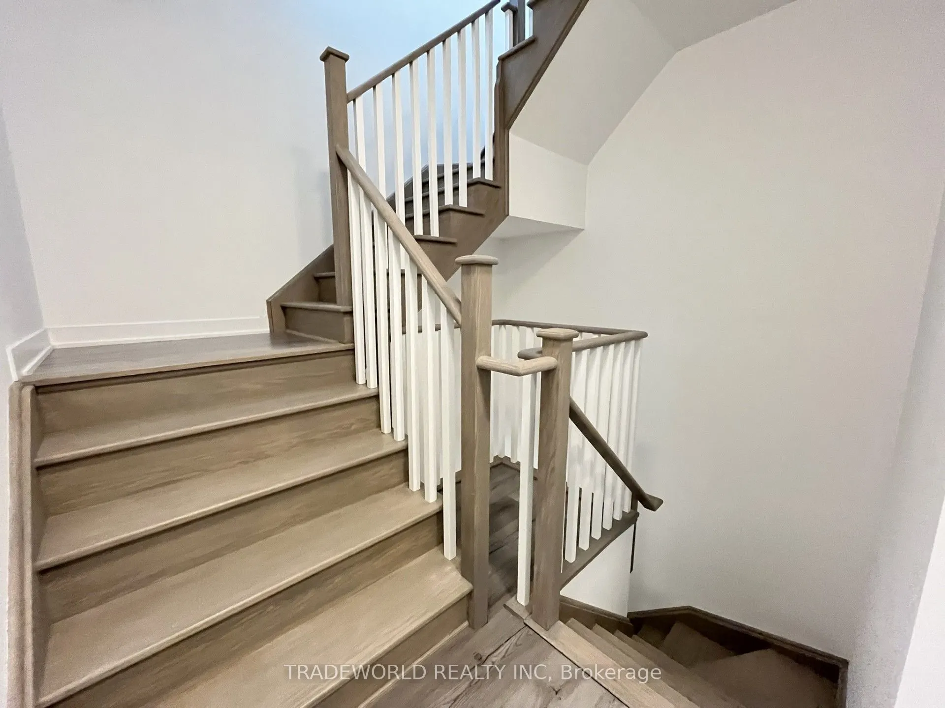 3020 Trailside Drive, #127