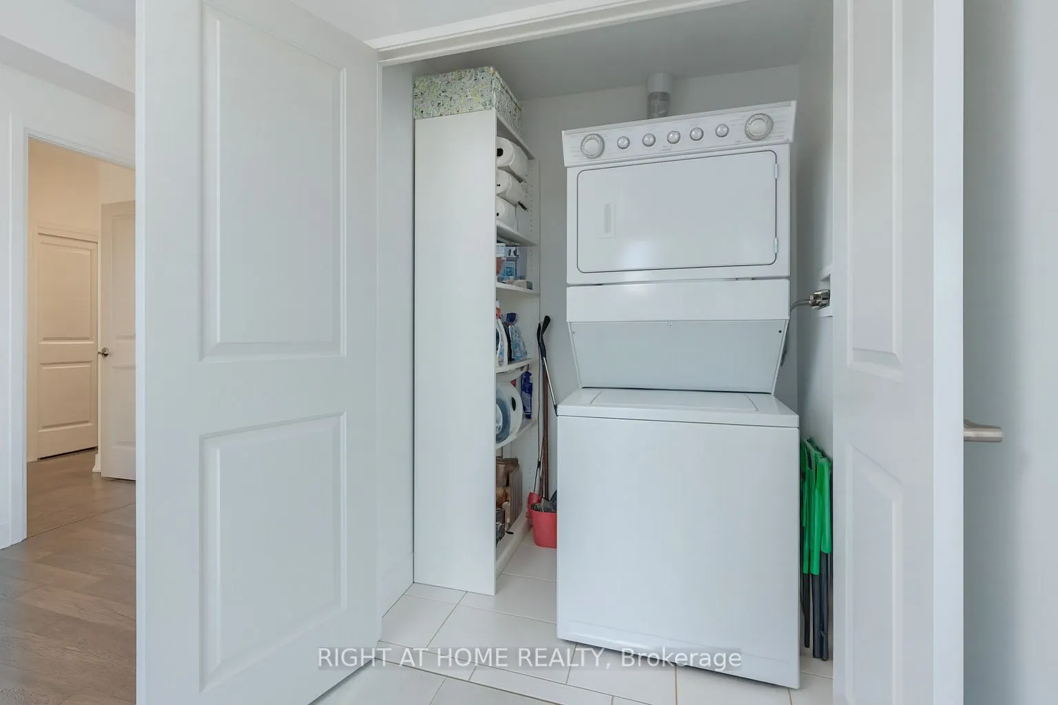 55 Speers Road, #1603