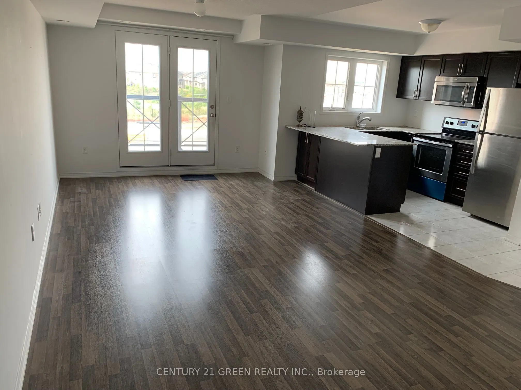 2500 Post Road, #17