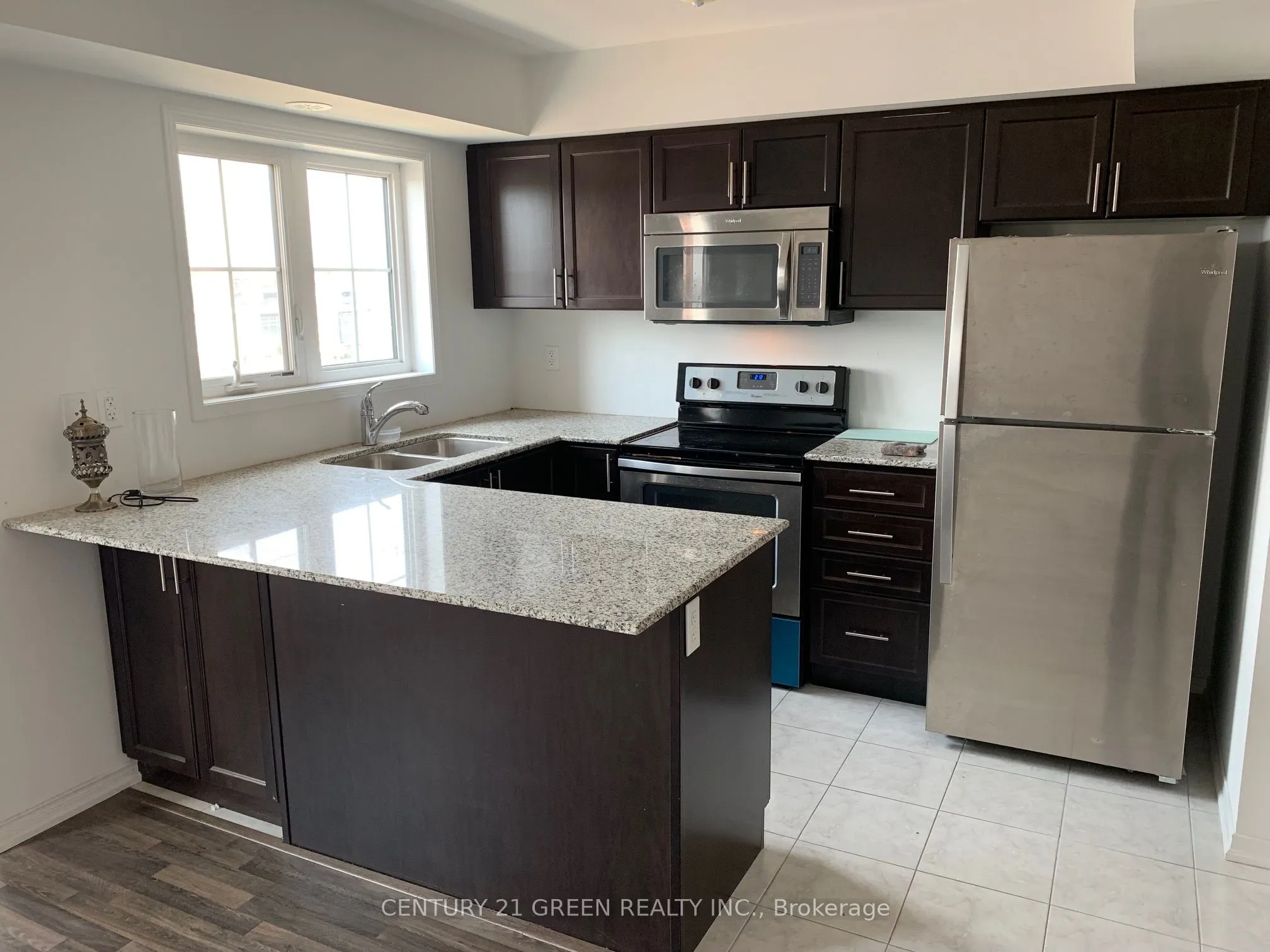 2500 Post Road, #17
