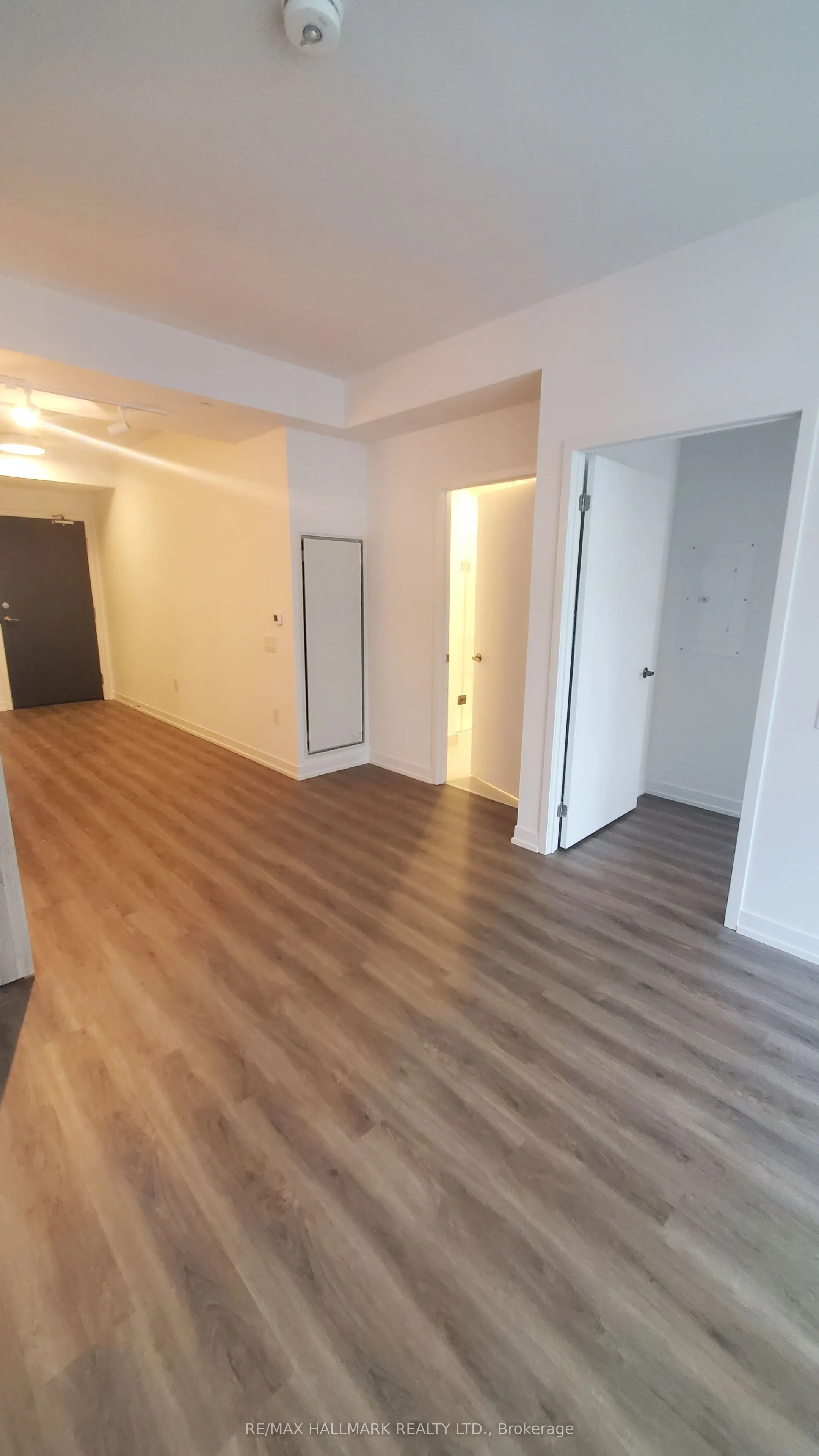2485 Eglinton Avenue W, #808