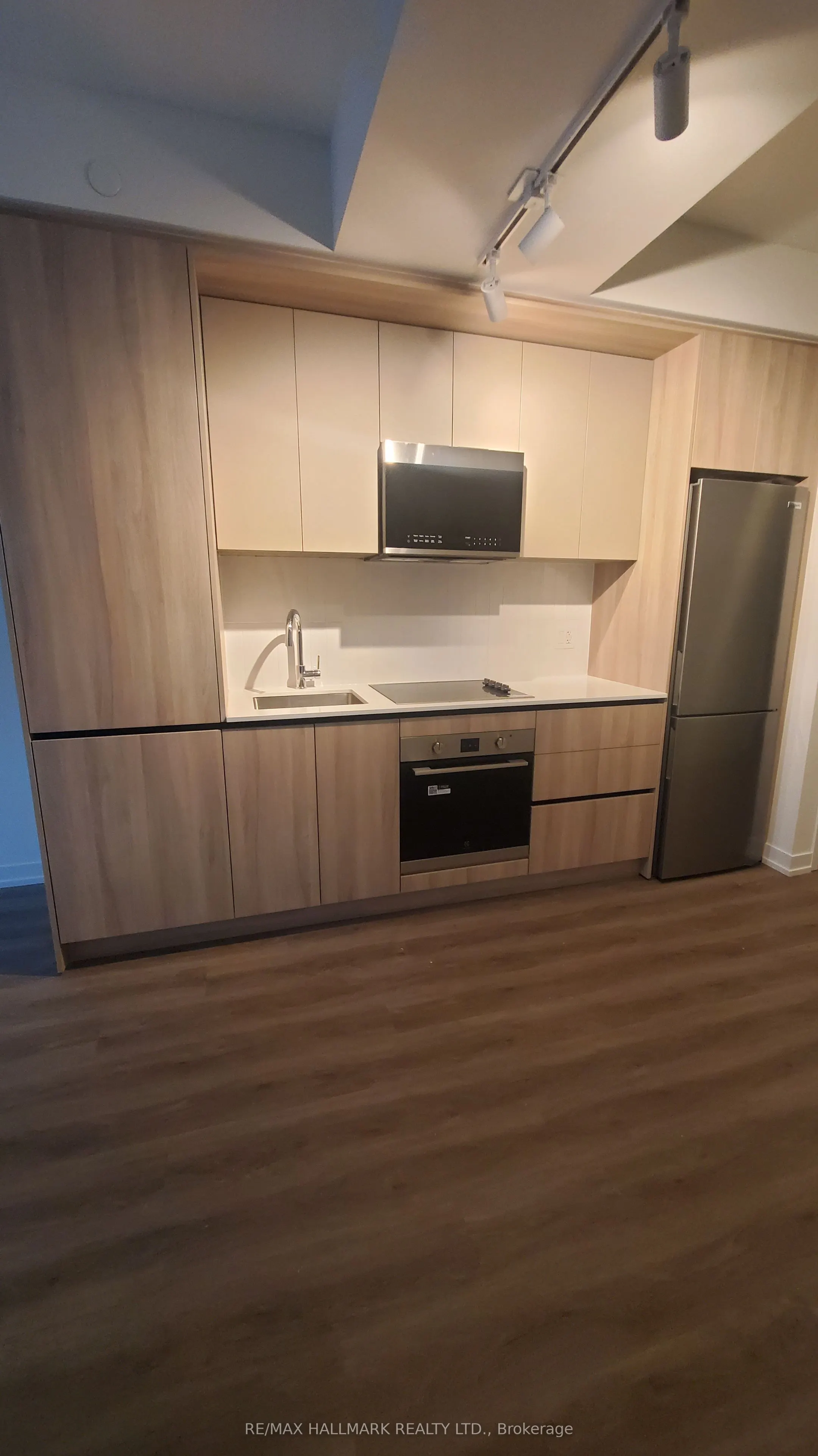 2485 Eglinton Avenue W, #808