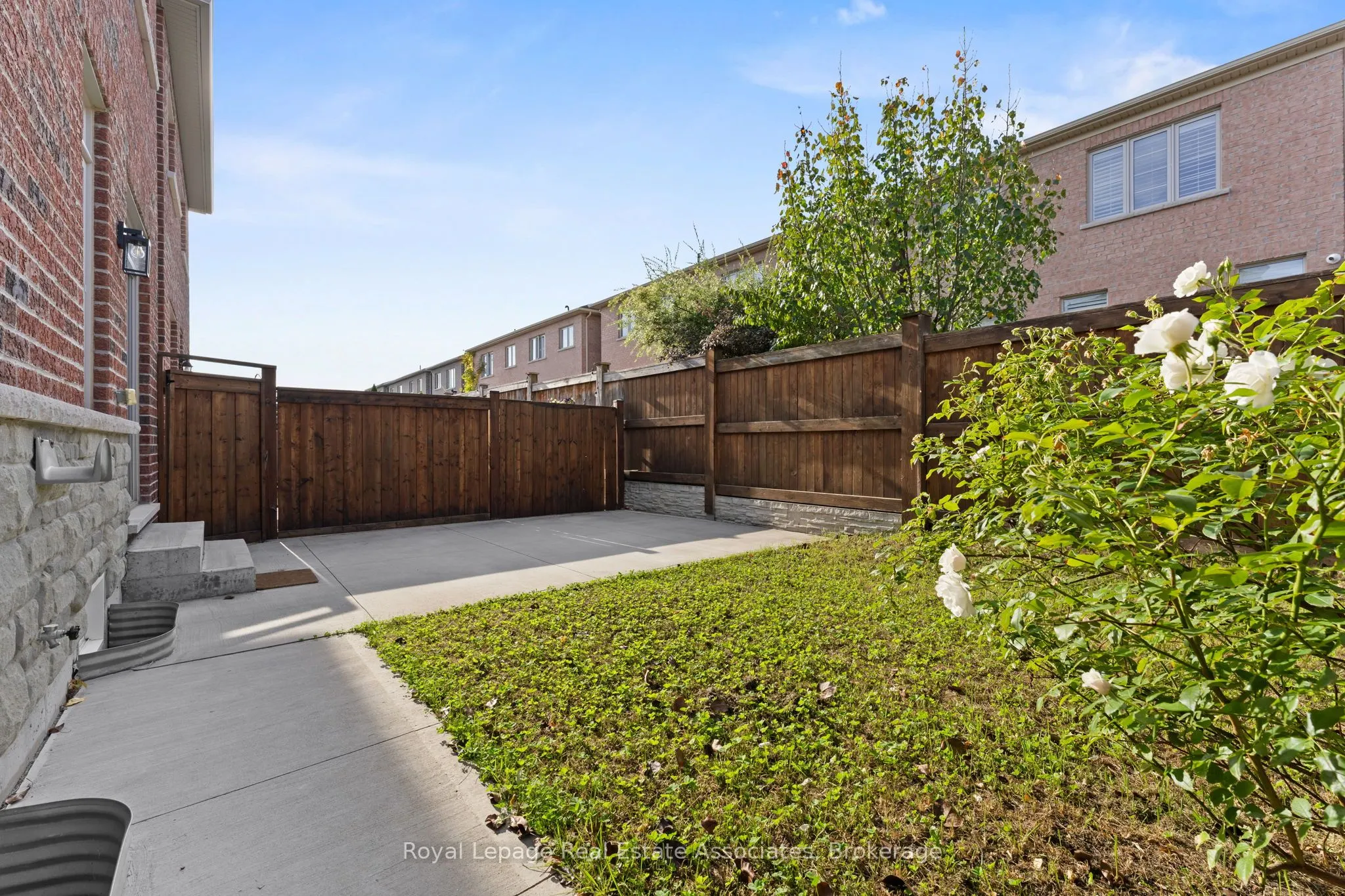 8 Sierra Crescent