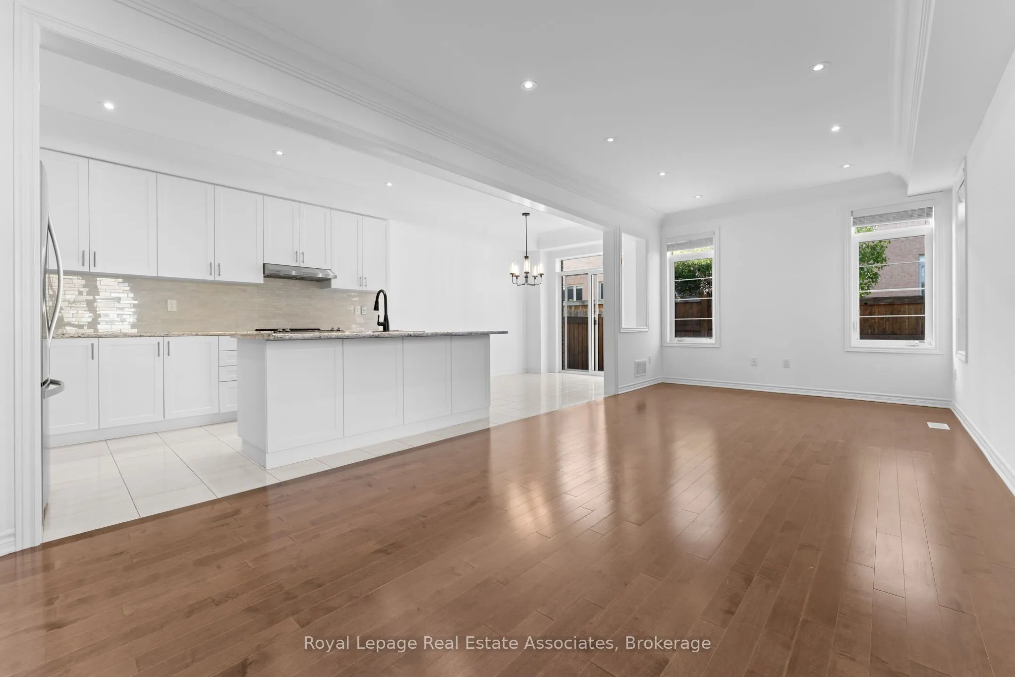 8 Sierra Crescent