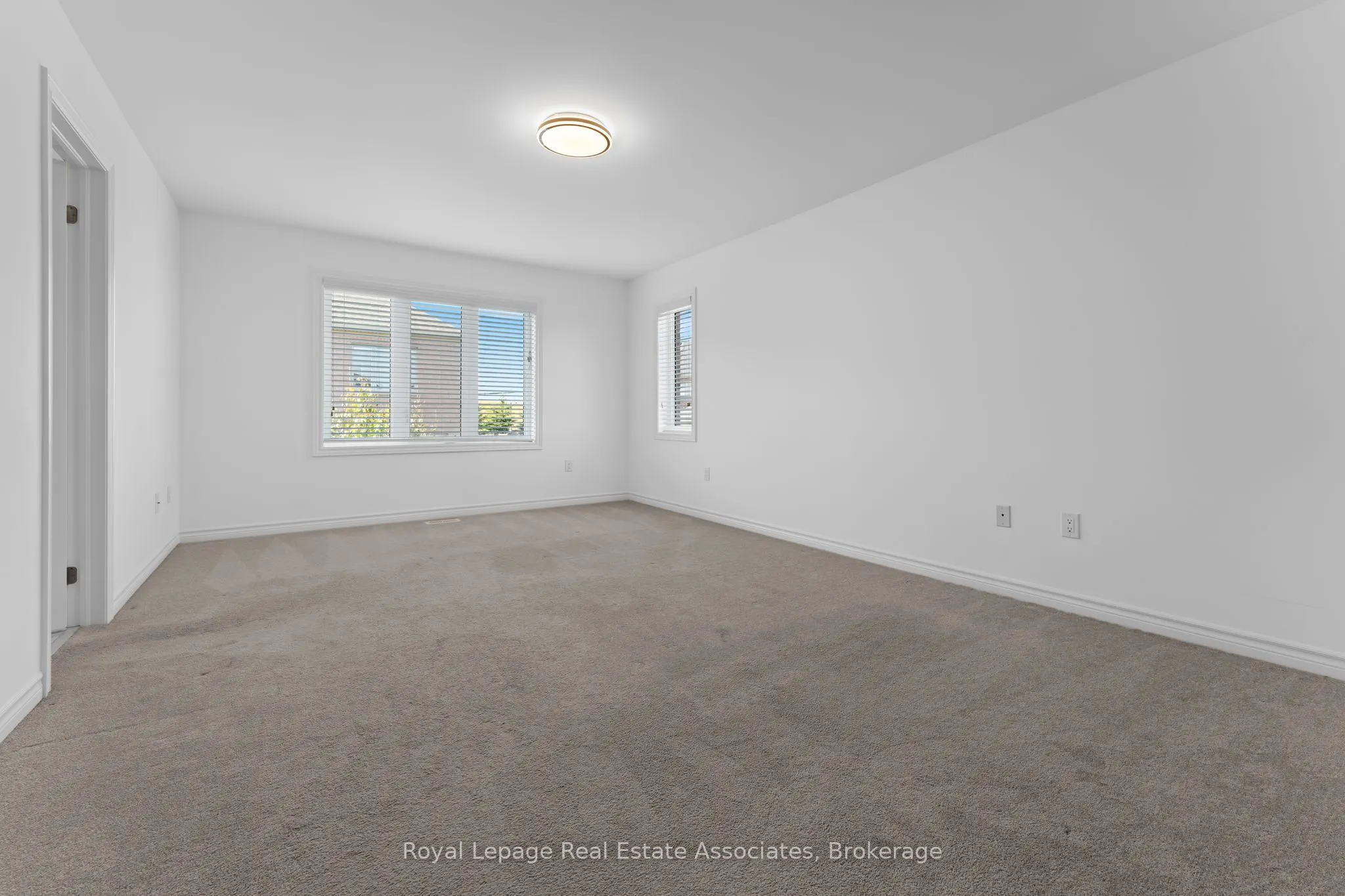 8 Sierra Crescent